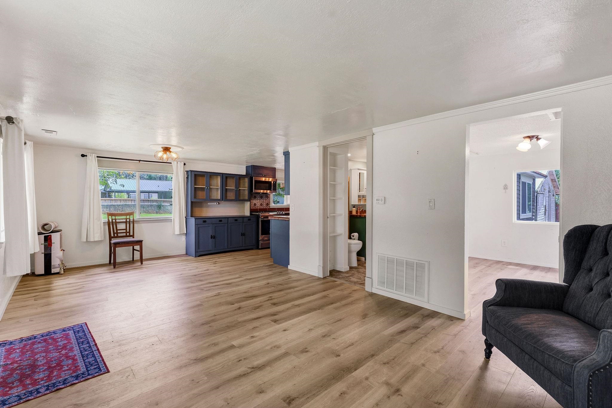 402 6TH Ave - Photo 5