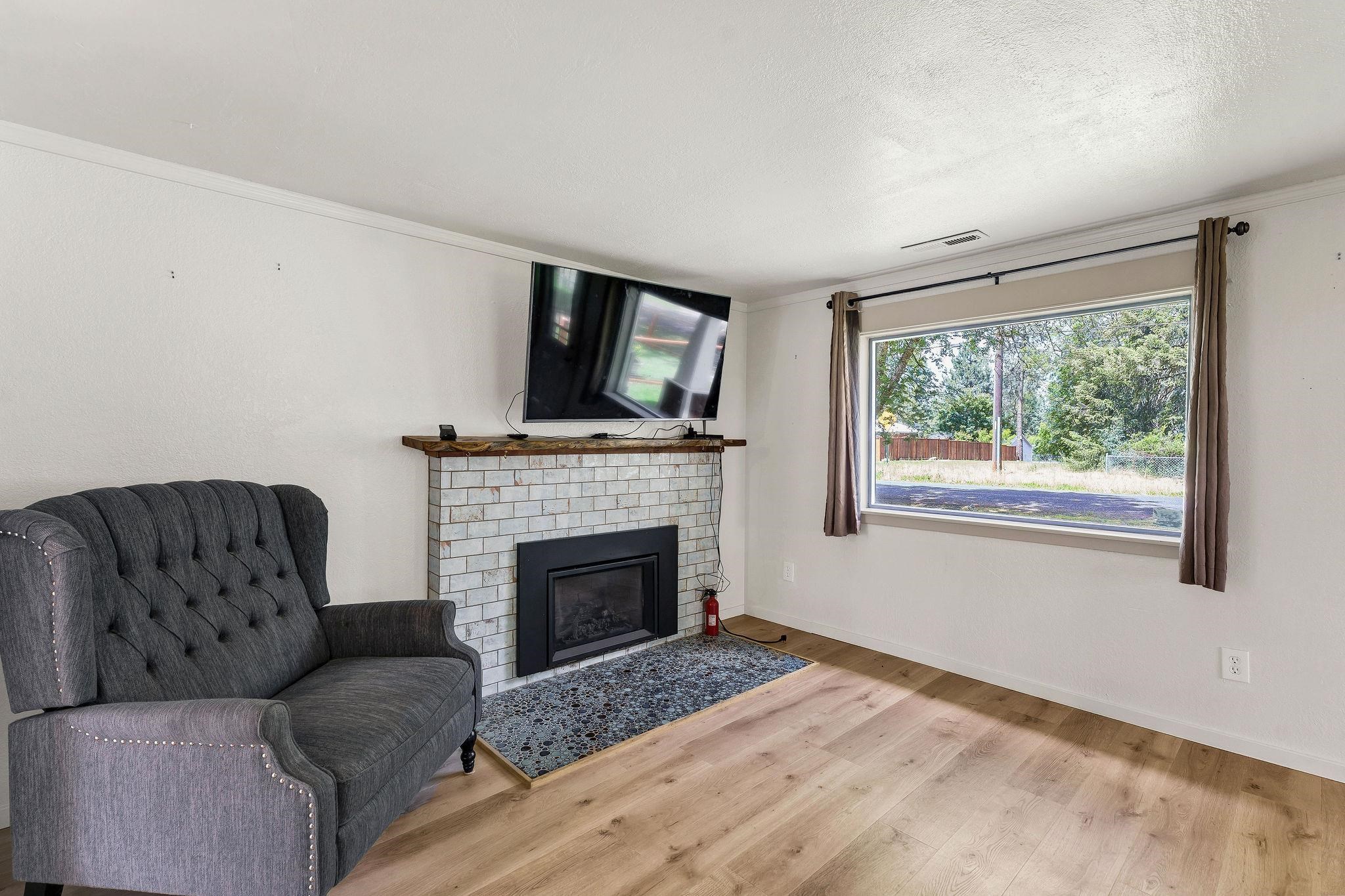 402 6TH Ave - Photo 6