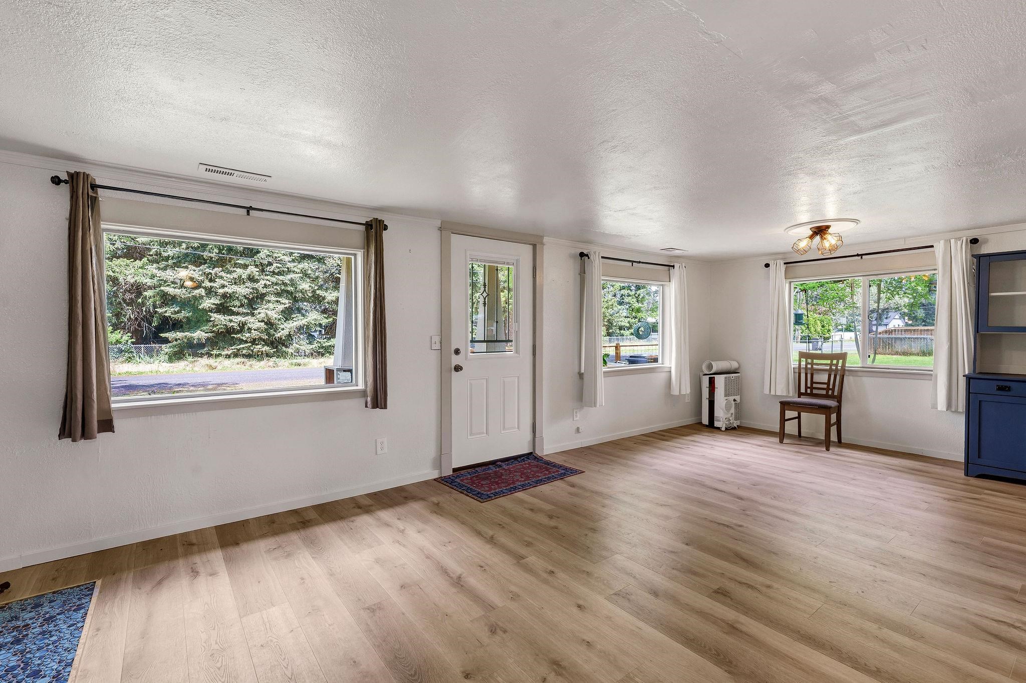 402 6TH Ave - Photo 11
