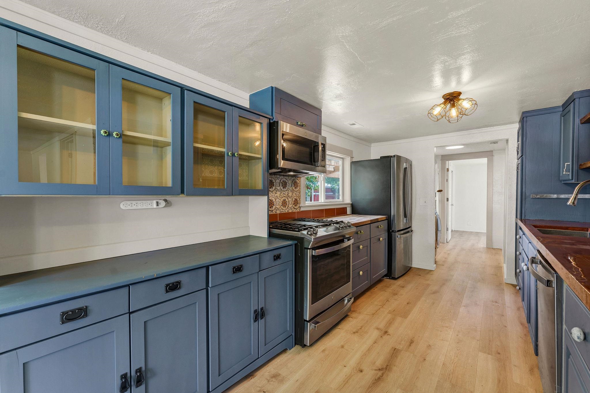 402 6TH Ave - Photo 15