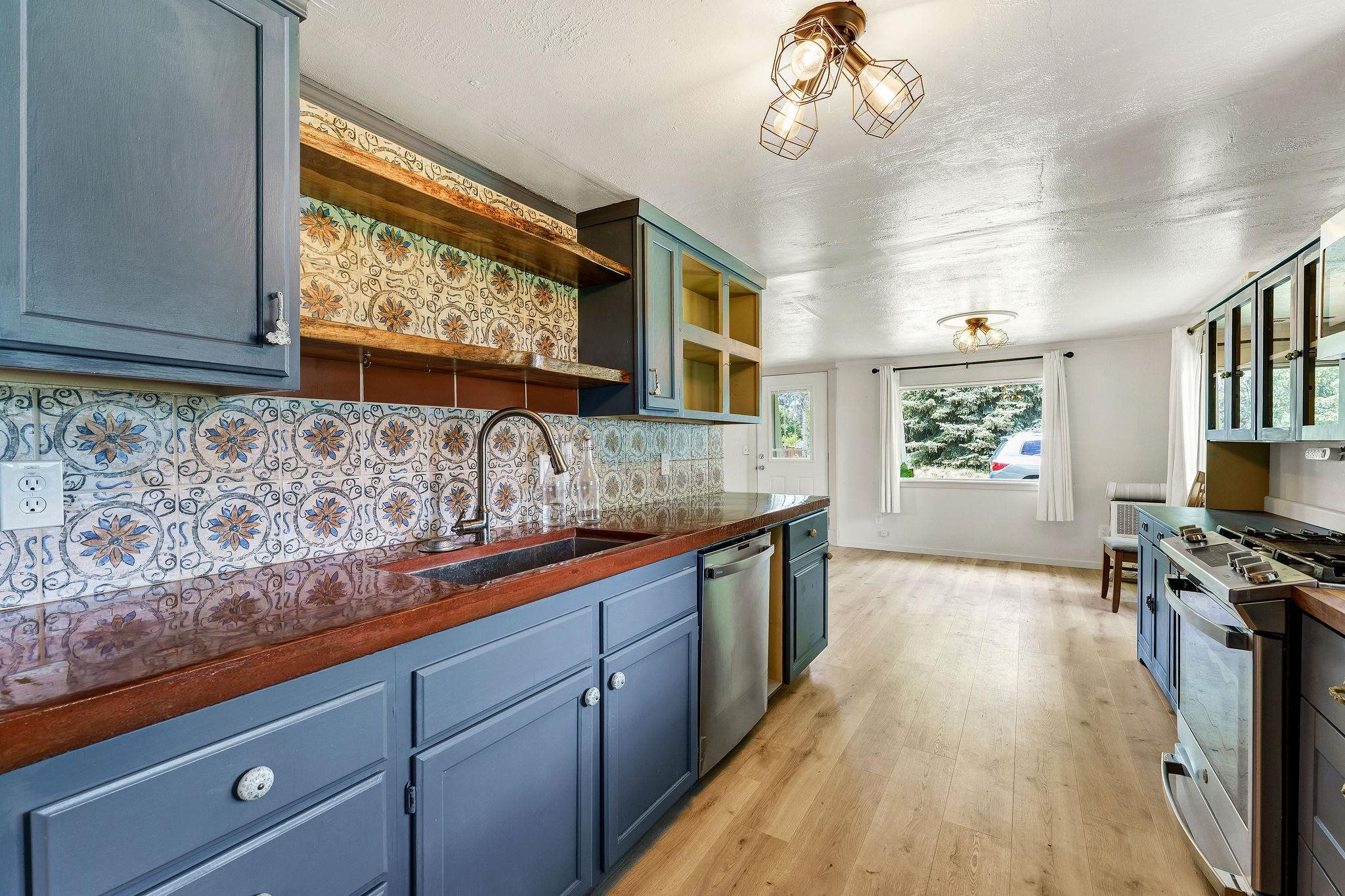 402 6TH Ave - Photo 17