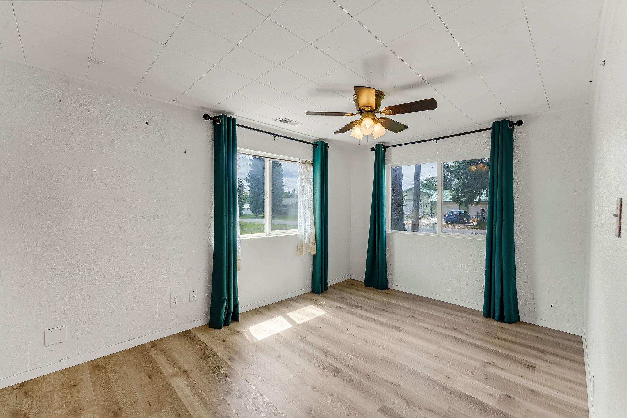 402 6TH Ave - Photo 19