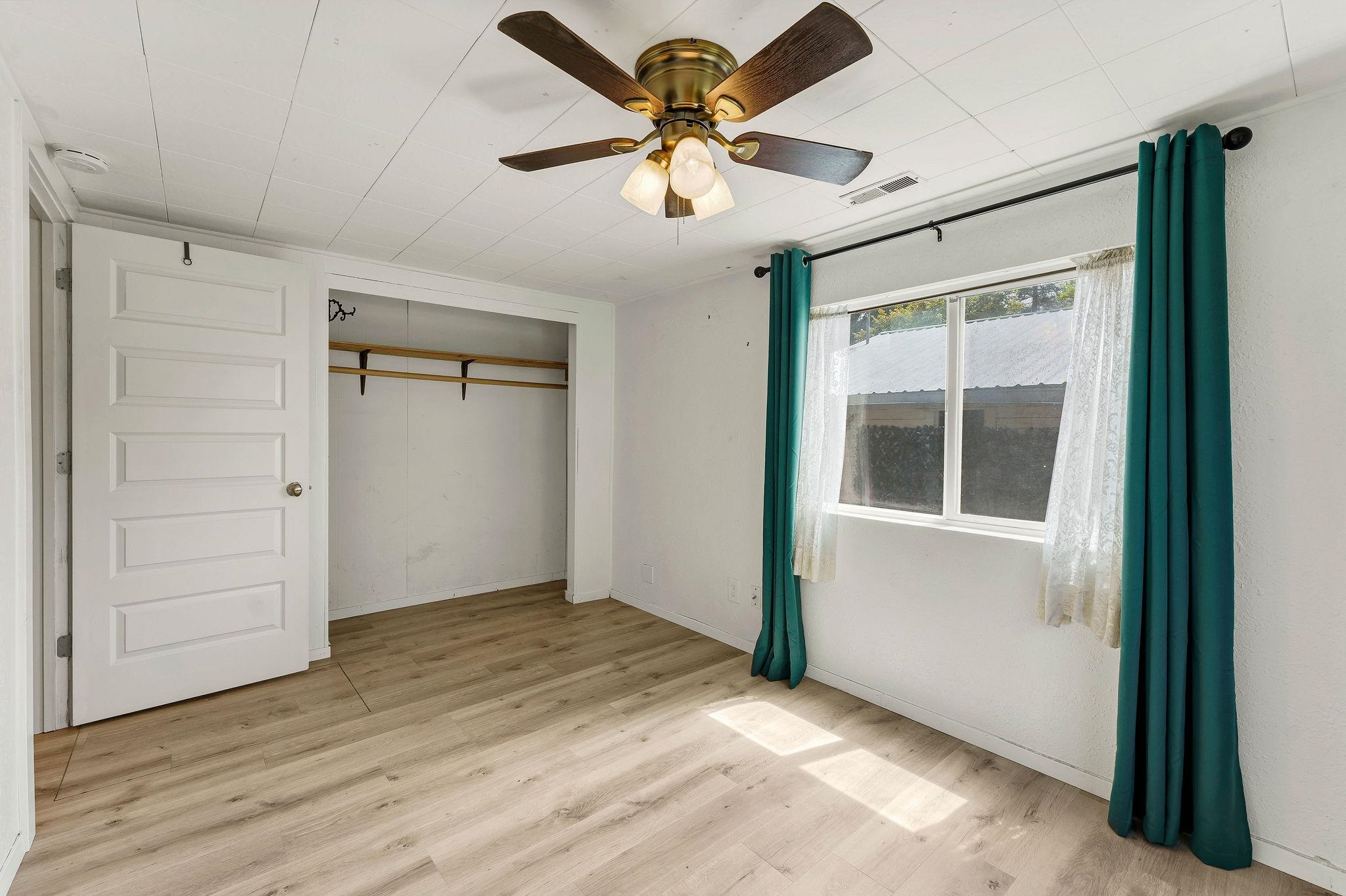 402 6TH Ave - Photo 21