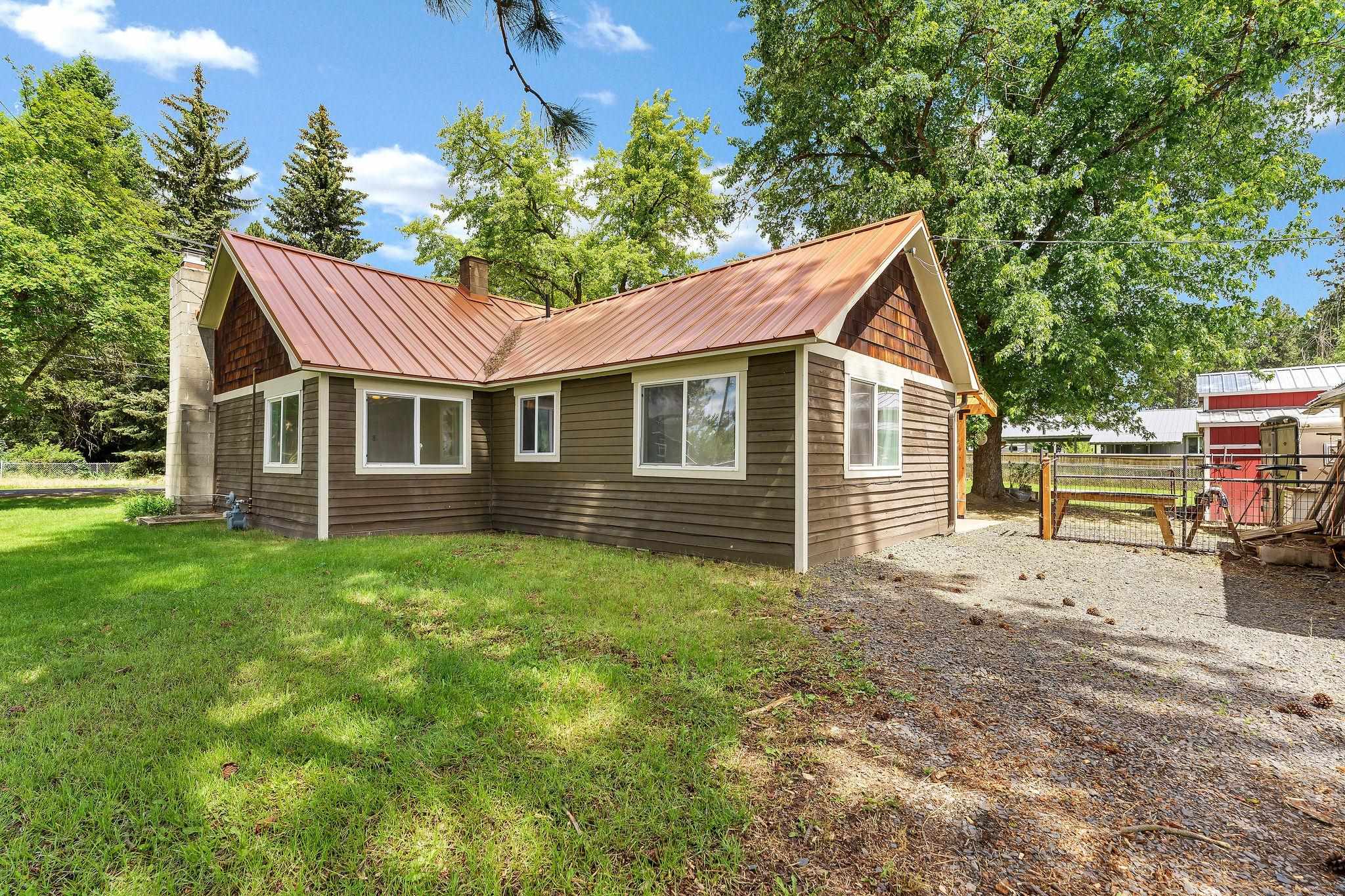 402 6TH Ave - Photo 3