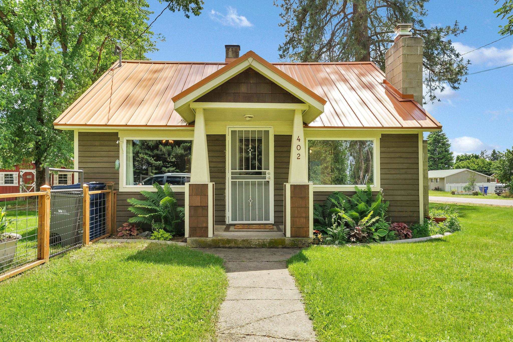 402 6TH Ave - Photo 1