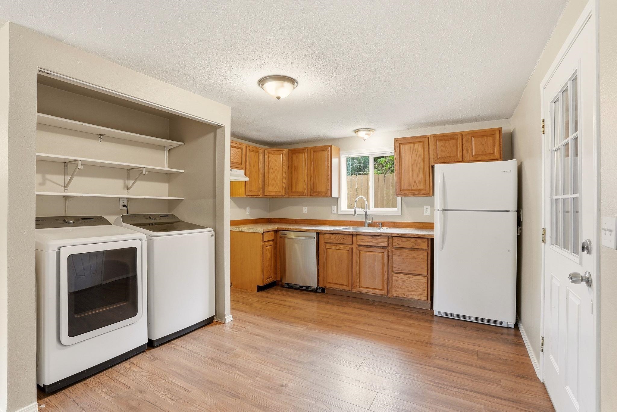 104-108 N Colville Rd - Photo 4