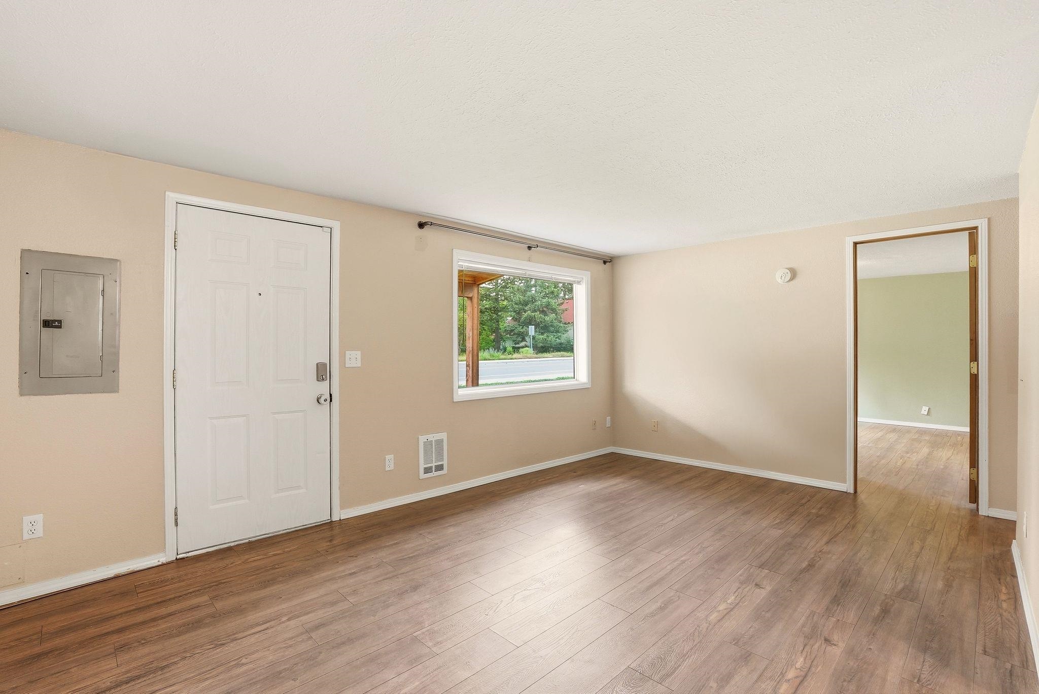 104-108 N Colville Rd - Photo 2