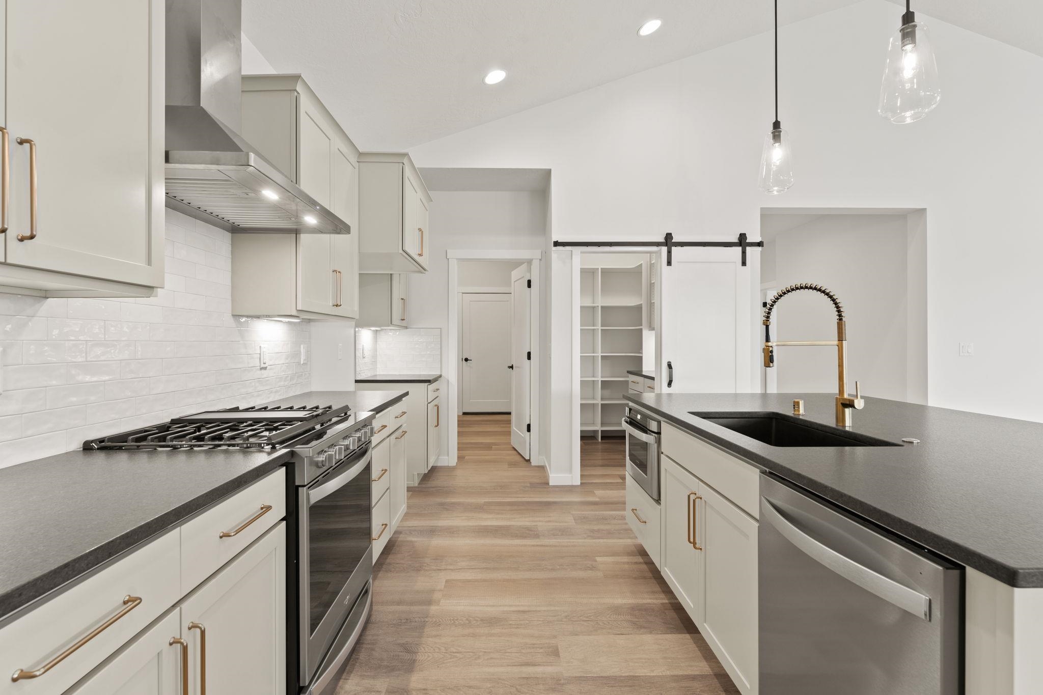 21071 E Thompson Ave - Photo 10