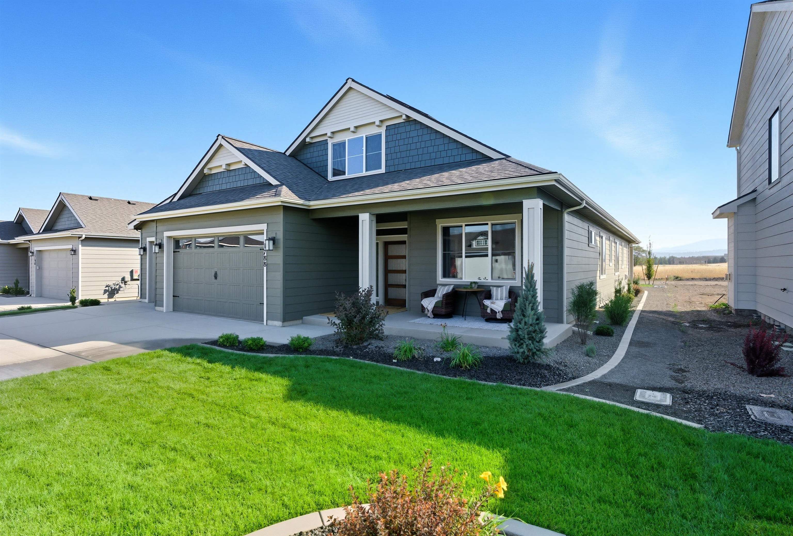 12213 N VALENCIA Ave - Photo 3