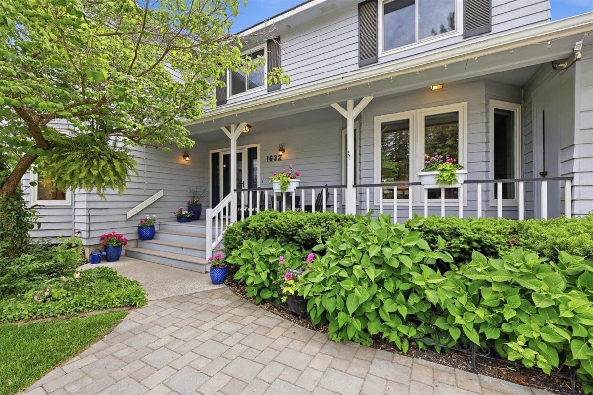 1632 E 33rd Ave - Photo 2