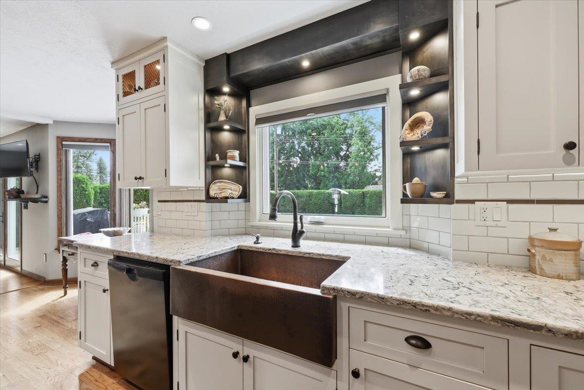 1632 E 33rd Ave - Photo 6