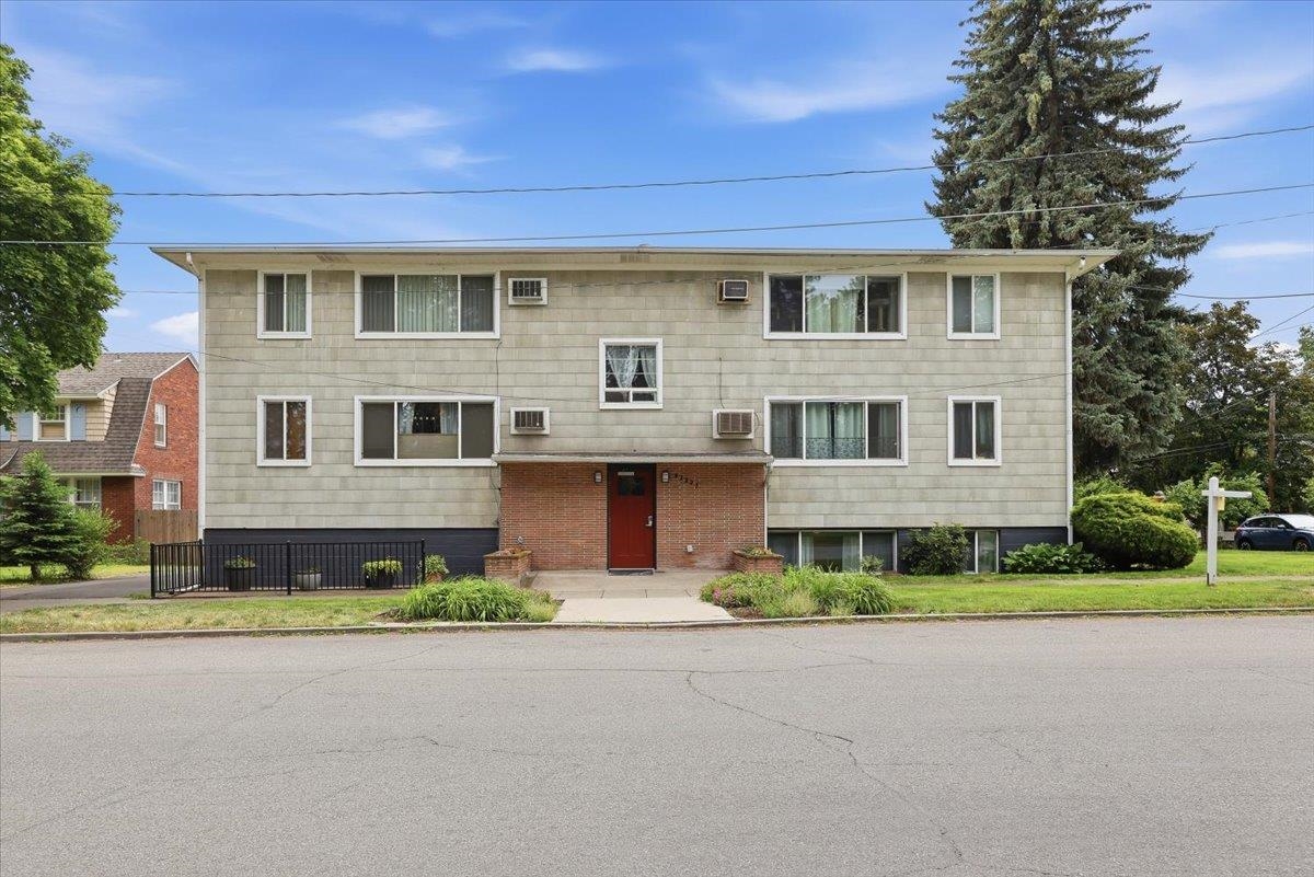 2227 W 4th Ave, Unit 1 - Photo 1
