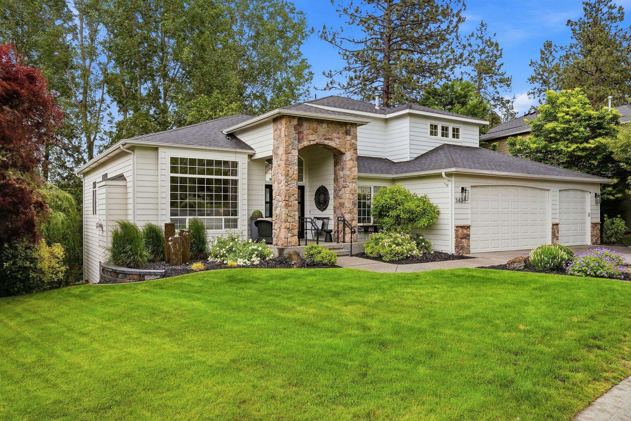 3827 E BELLERIVE Ln - Photo 2