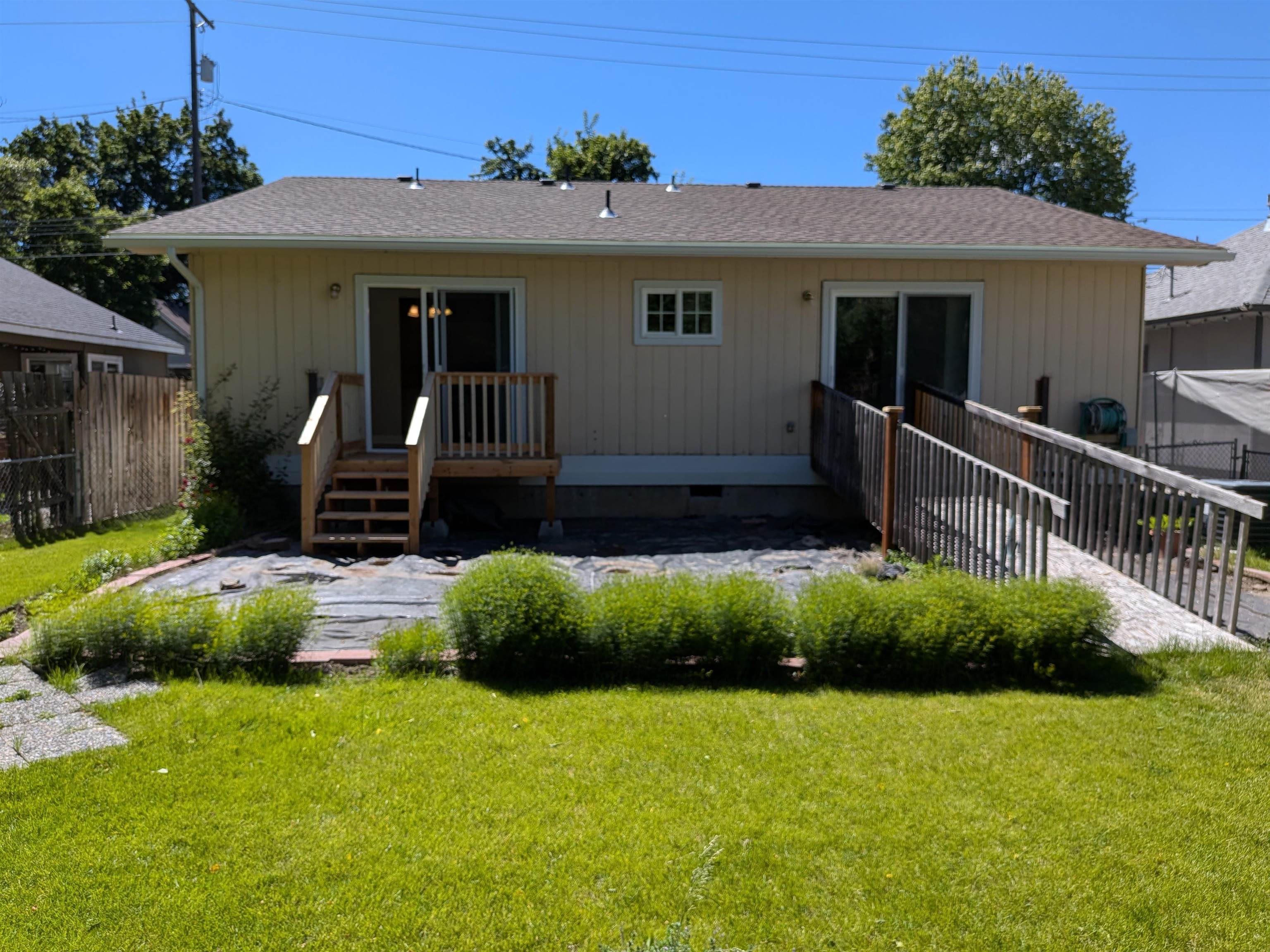 657 S Freya St - Photo 17