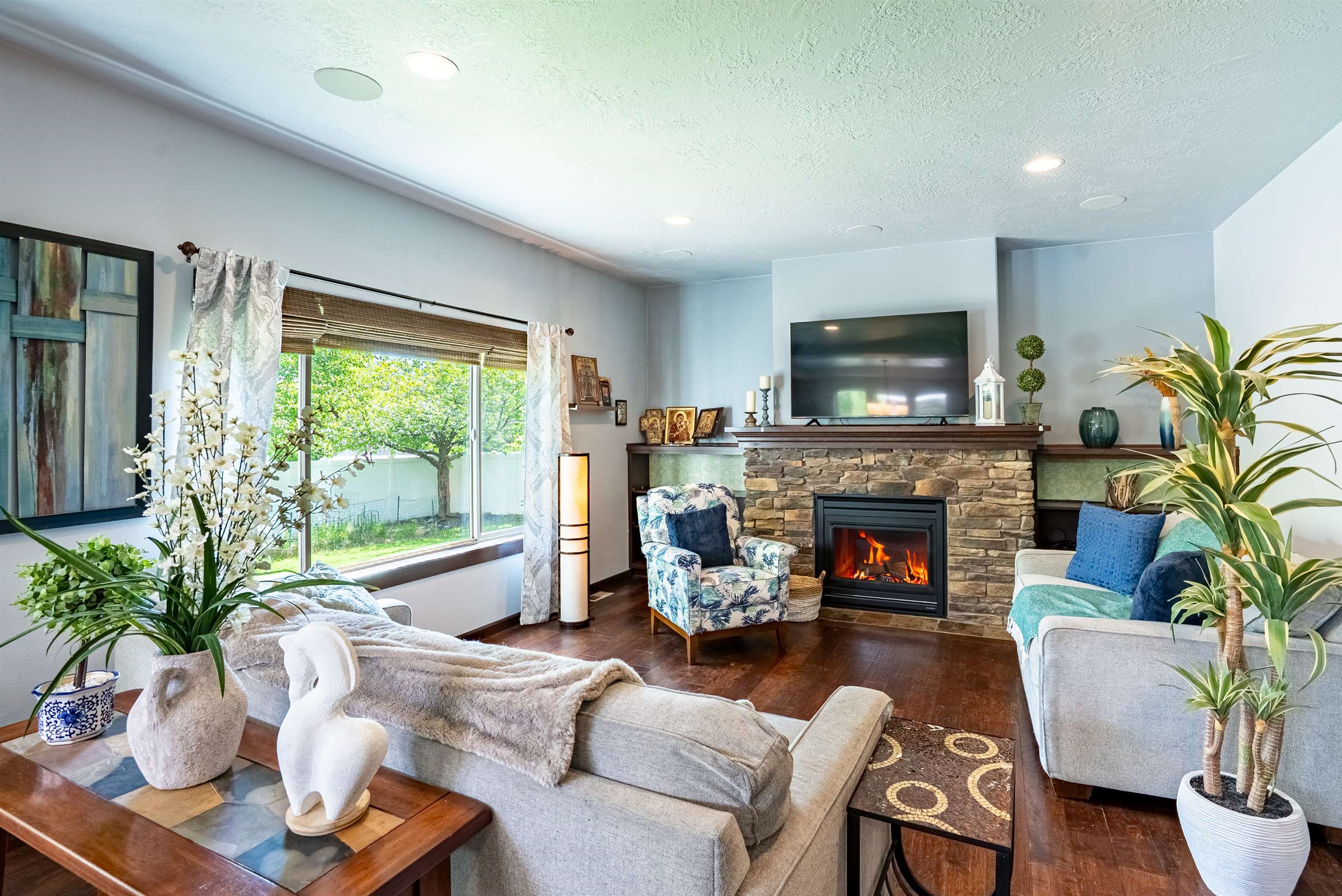 1927 S Clover Dr - Photo 5