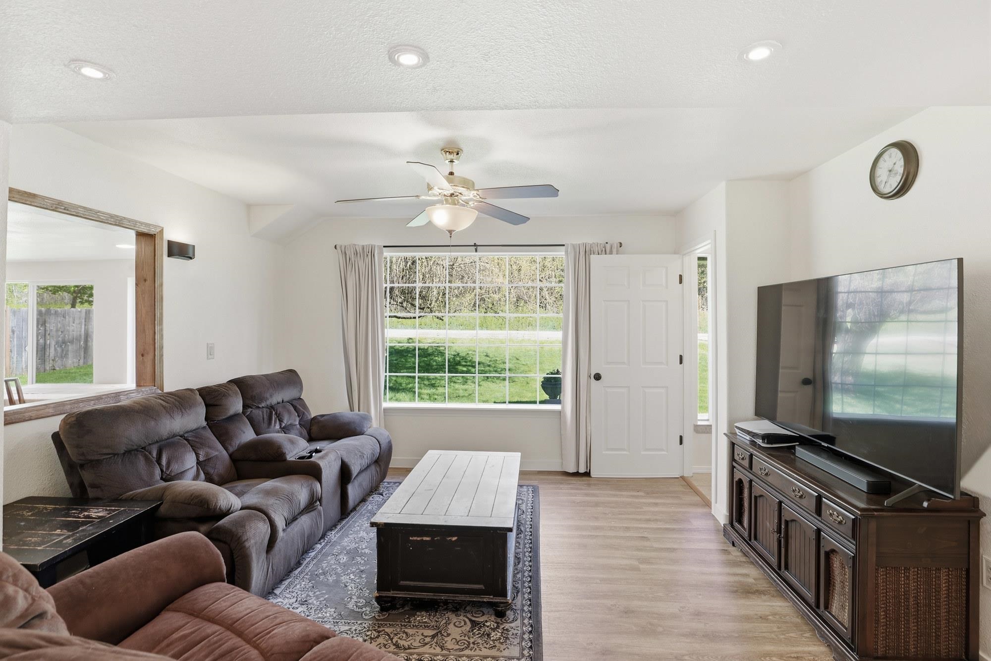 4422 RAILROAD Ave - Photo 4