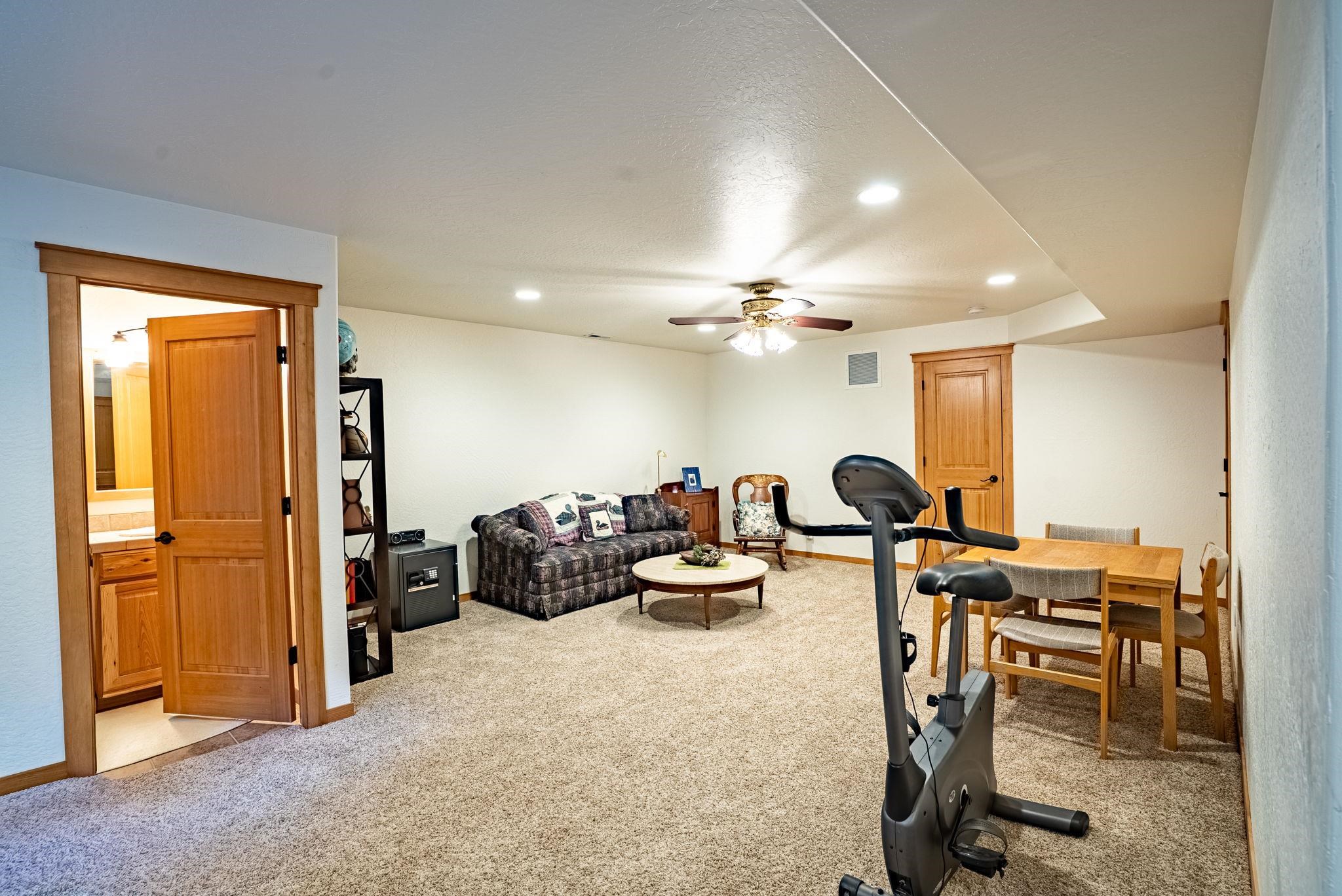 501 N Kennewick Ln - Photo 24