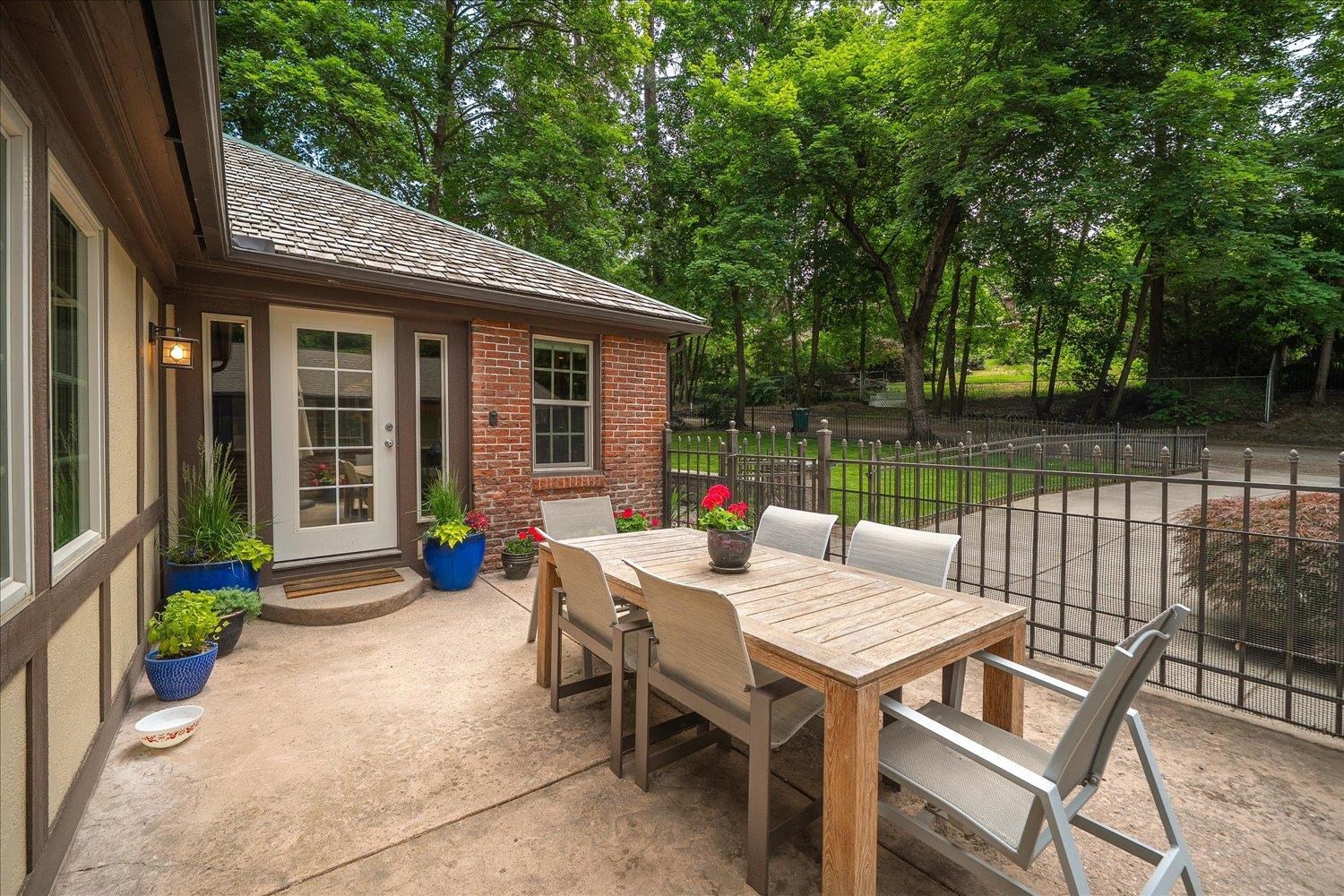 2107 E 16th Ave - Photo 6