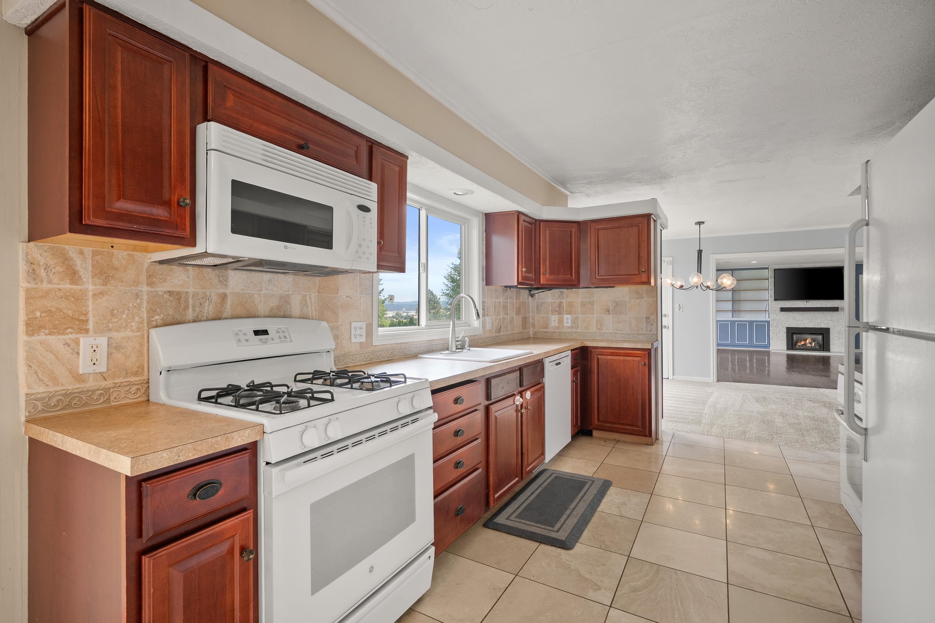 1857 E 8th Ave - Photo 8