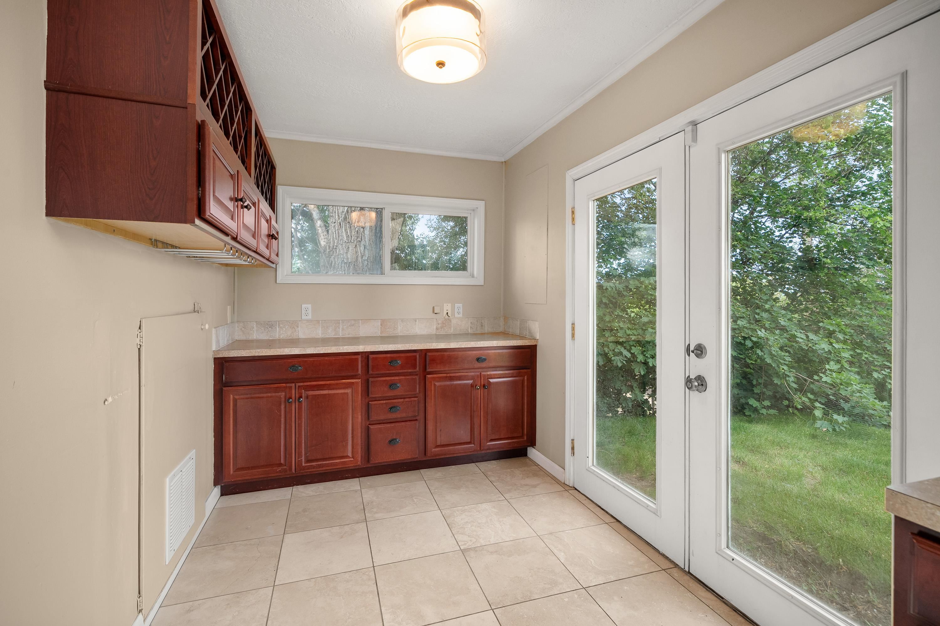 1857 E 8th Ave - Photo 9