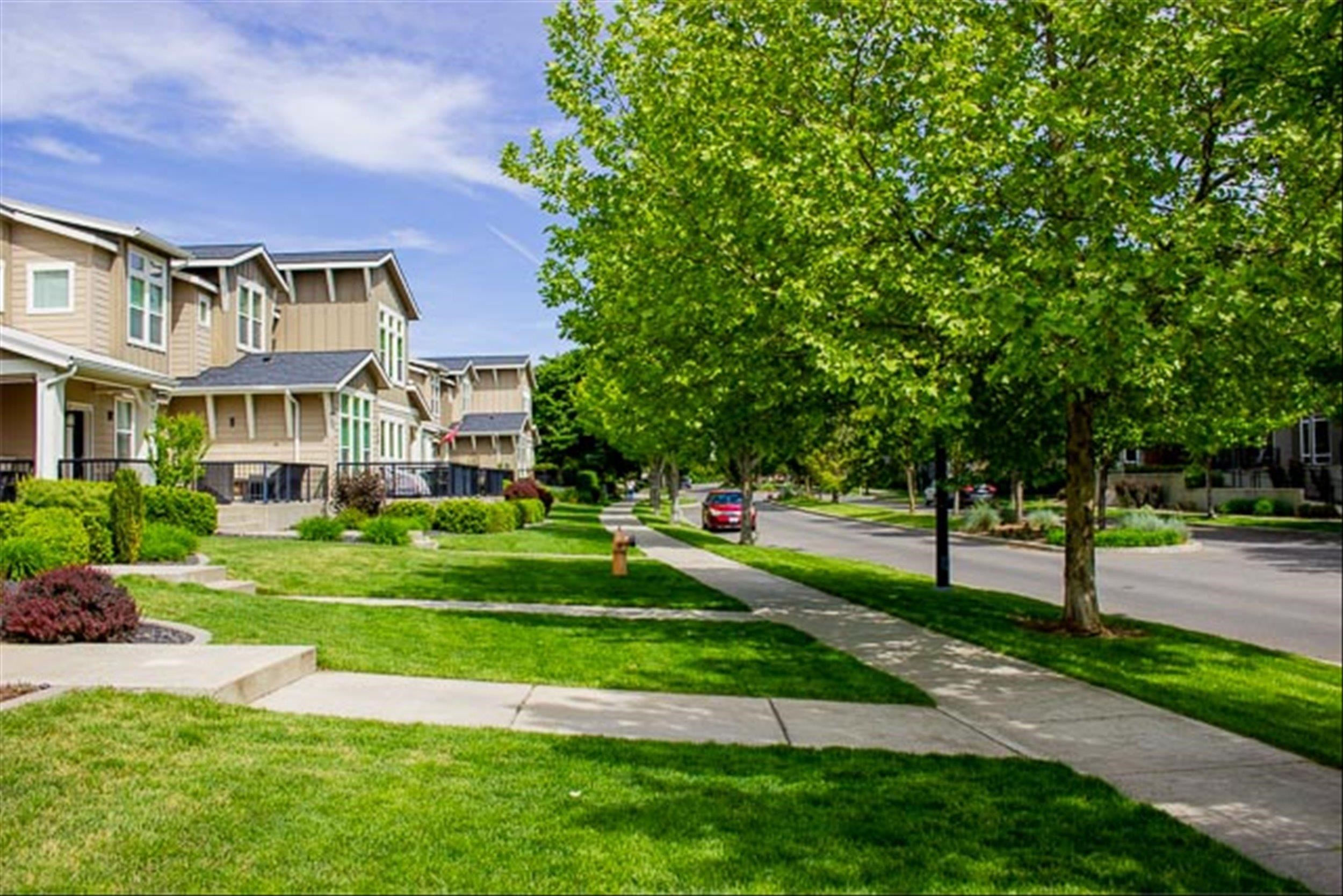 1934 W Summit Pkwy - Photo 3