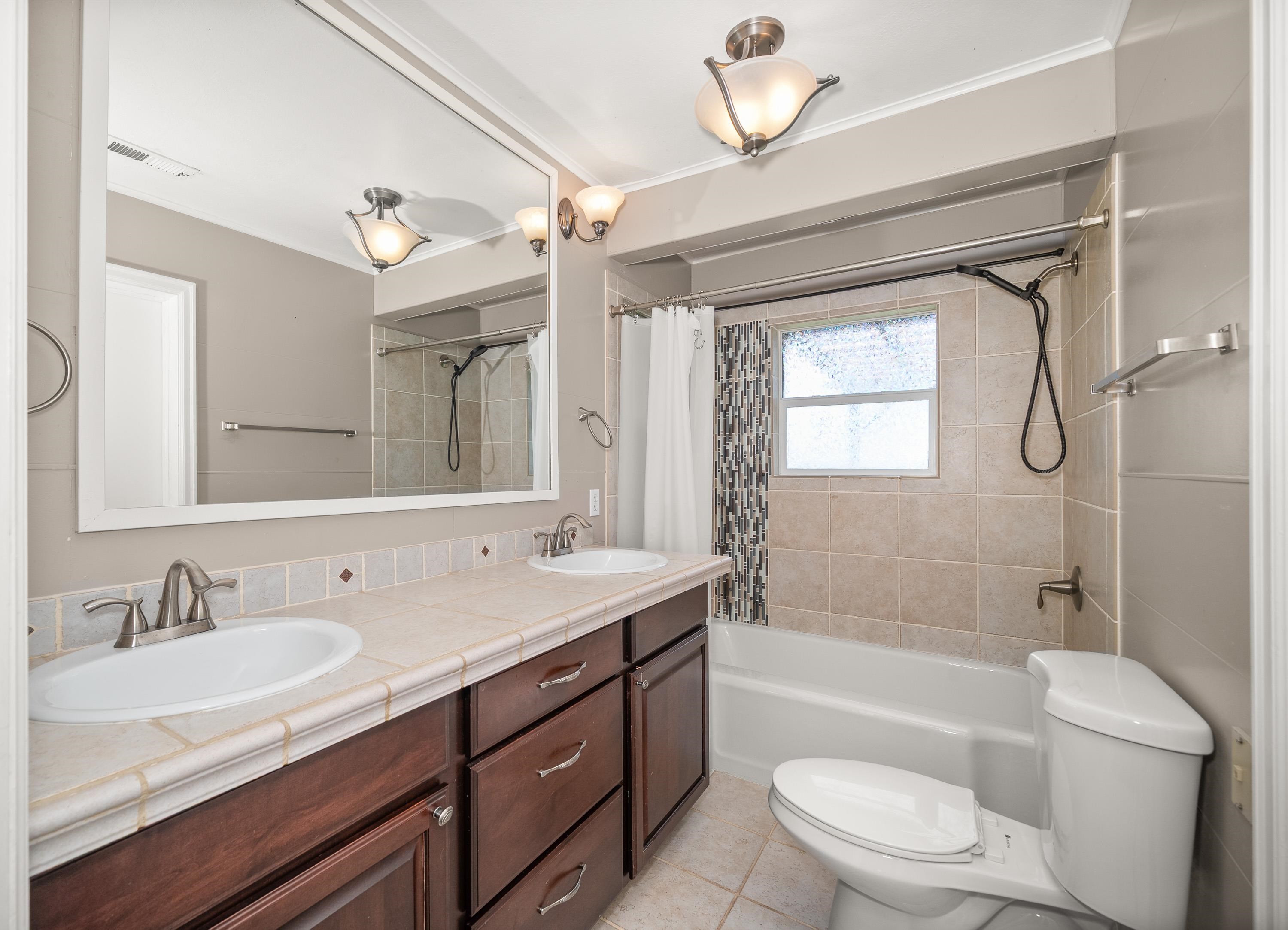 1857 E 8th Ave - Photo 11