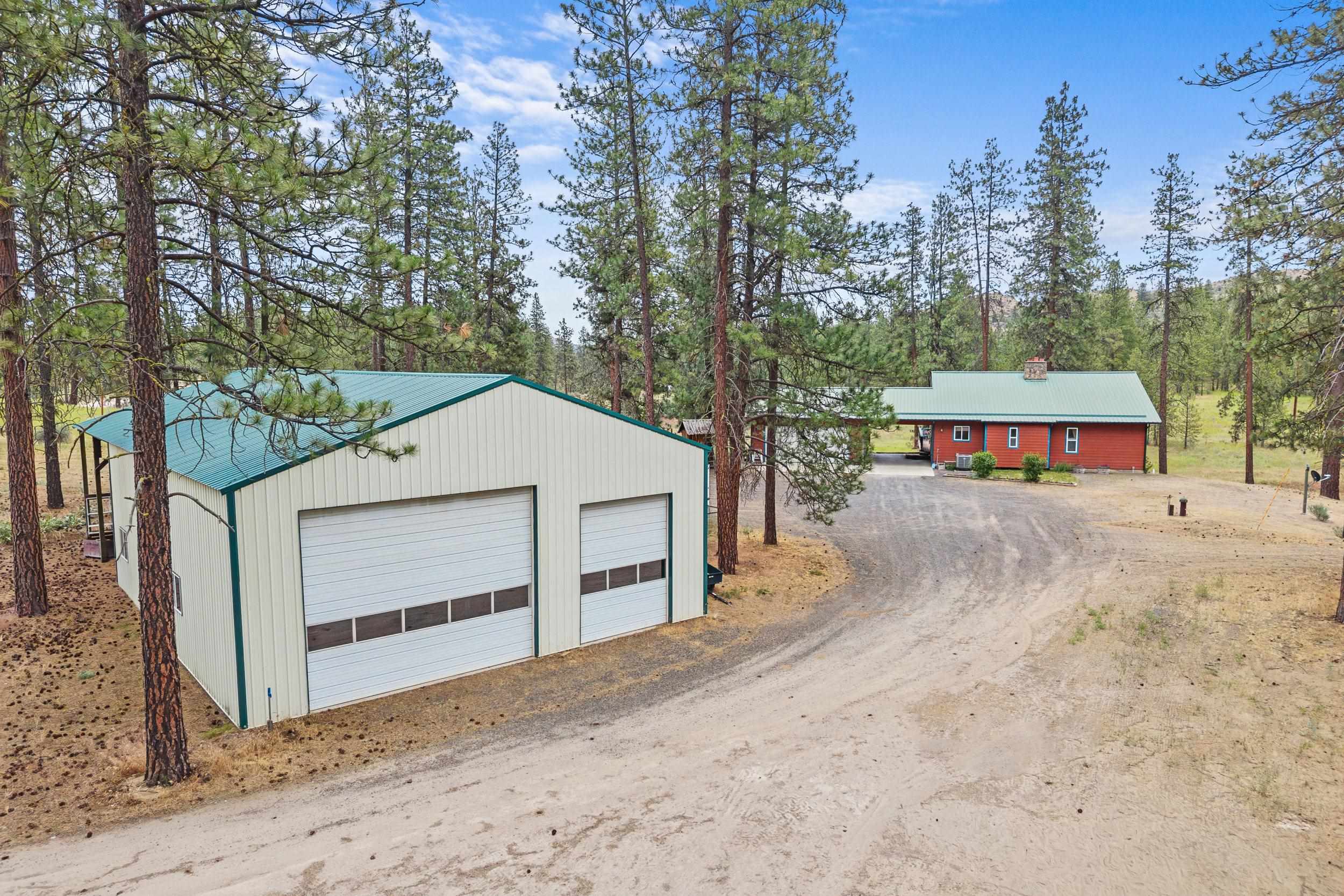 40048 E Cayuse Cove Rd - Photo 2