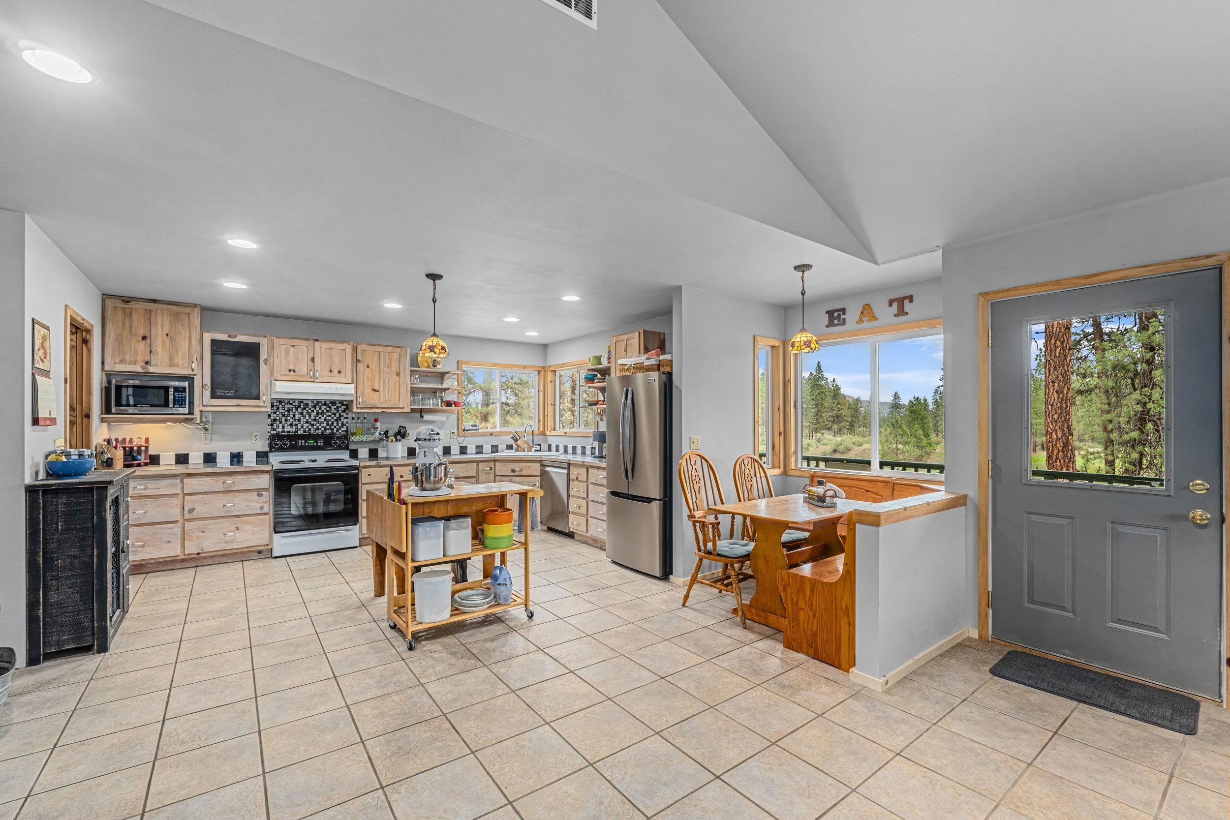 40048 E Cayuse Cove Rd - Photo 4