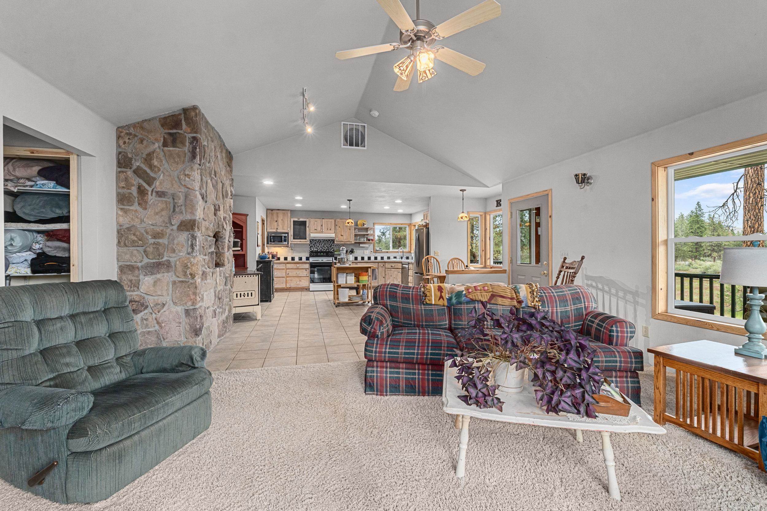 40048 E Cayuse Cove Rd - Photo 7