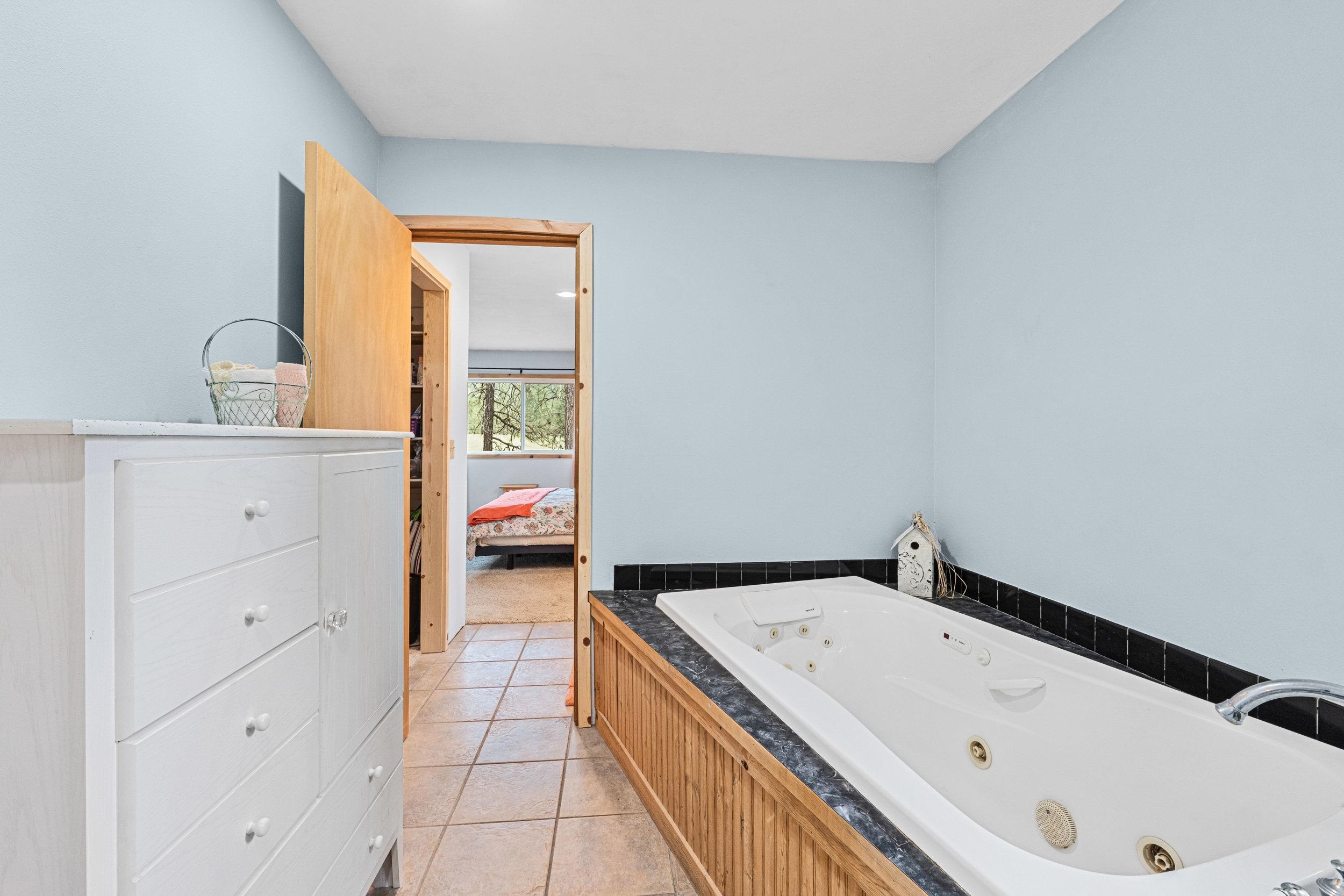 40048 E Cayuse Cove Rd - Photo 13