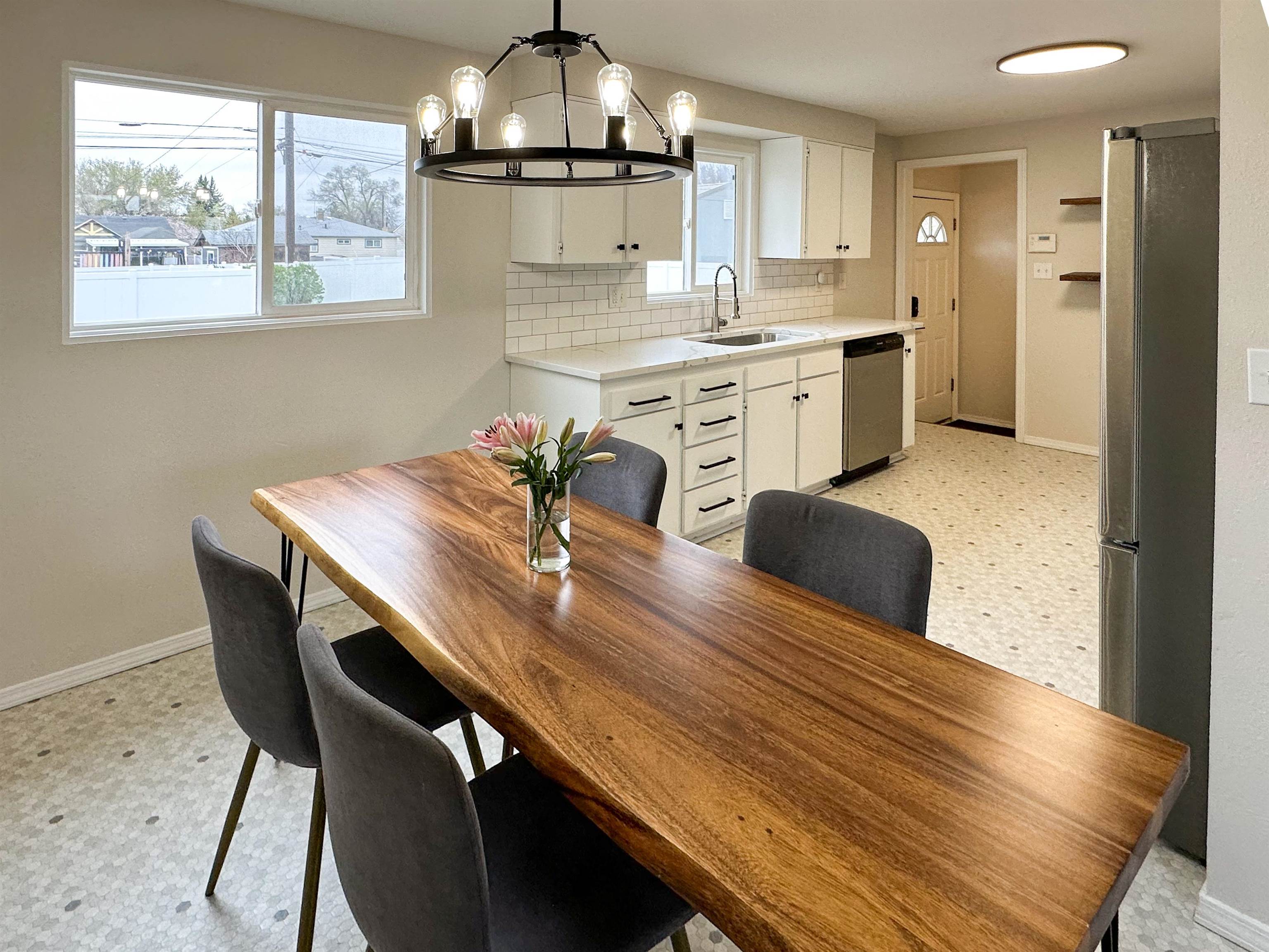 611 E Joseph Ave - Photo 5