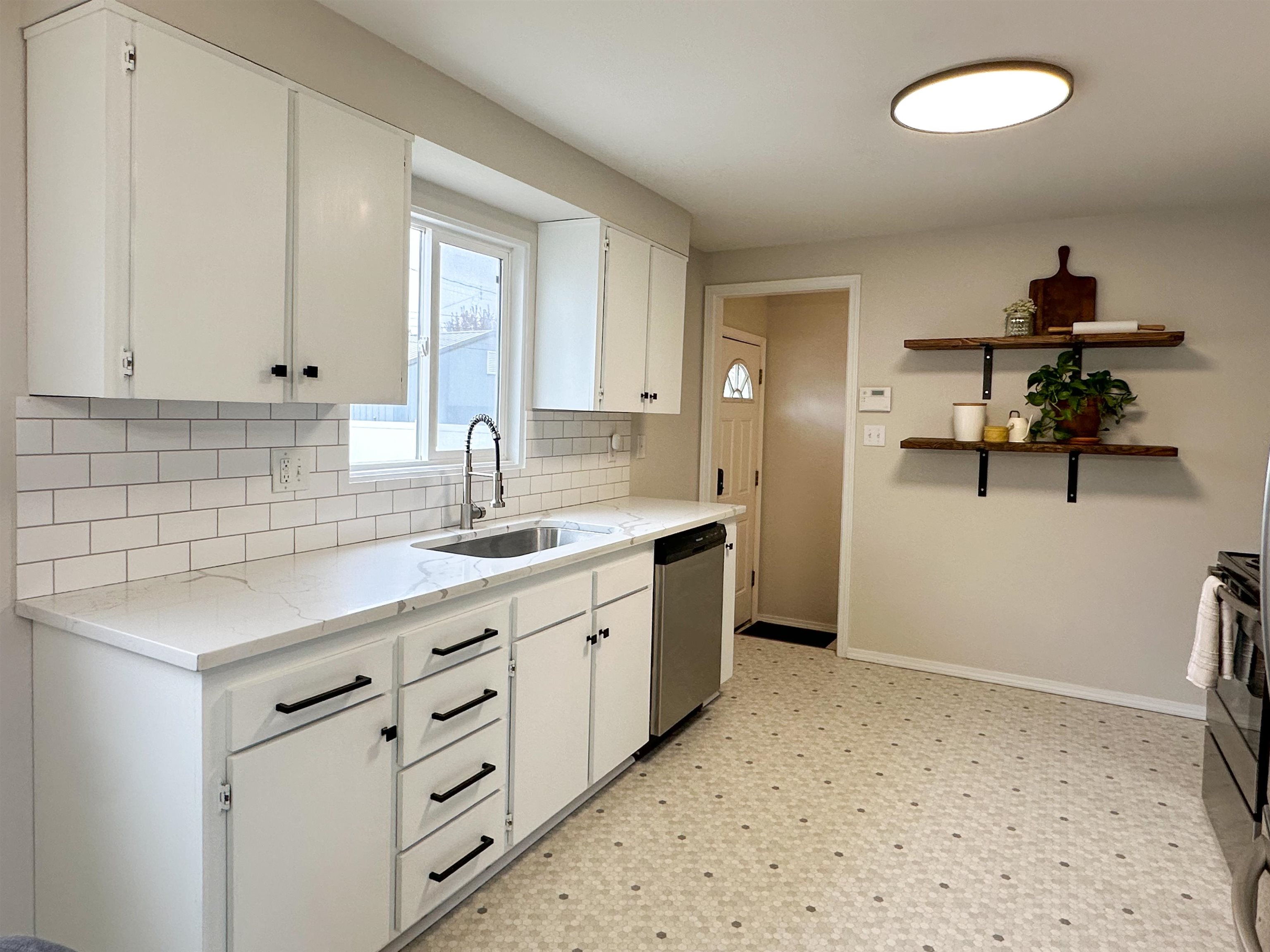 611 E Joseph Ave - Photo 6