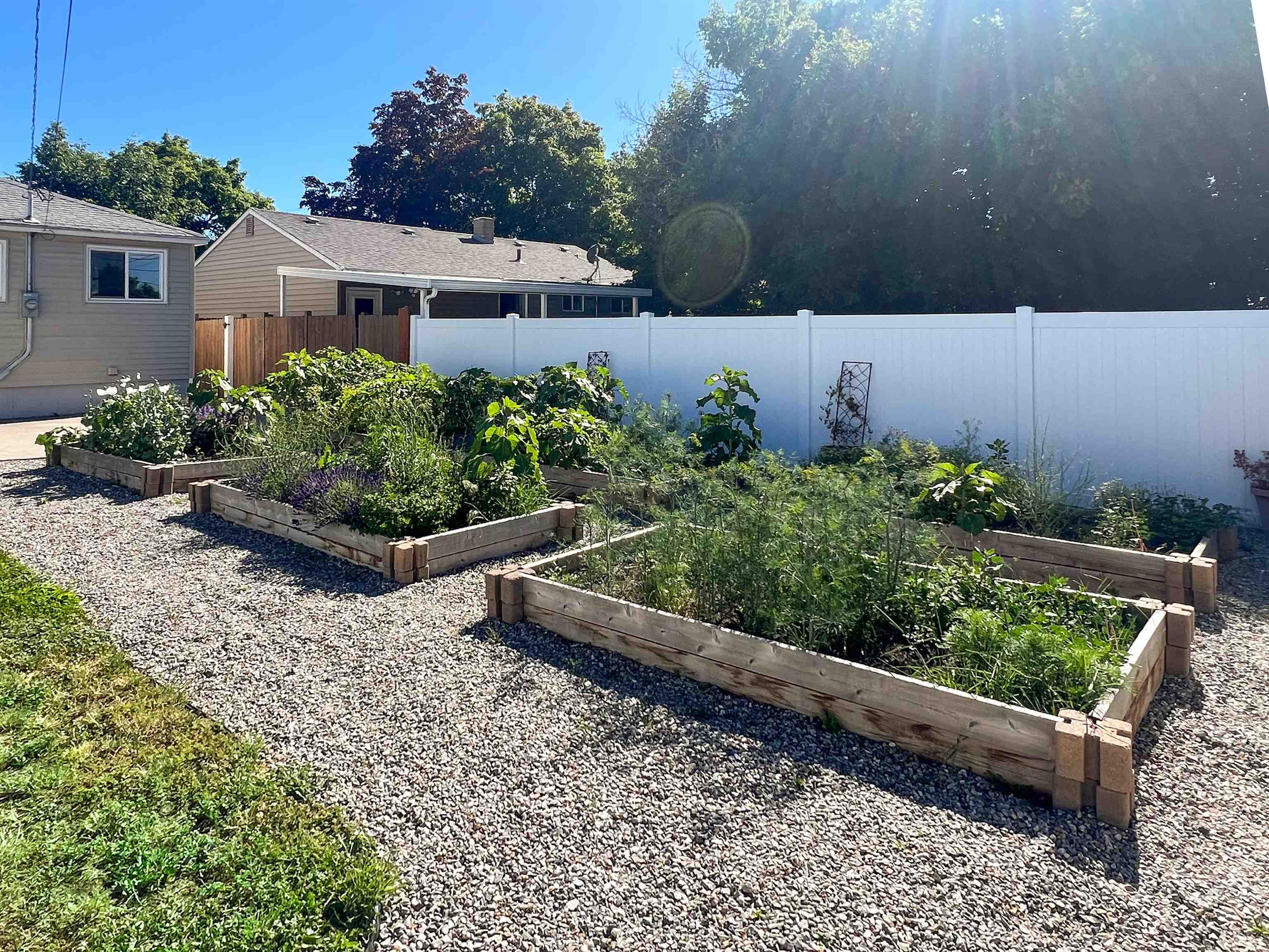 611 E Joseph Ave - Photo 22