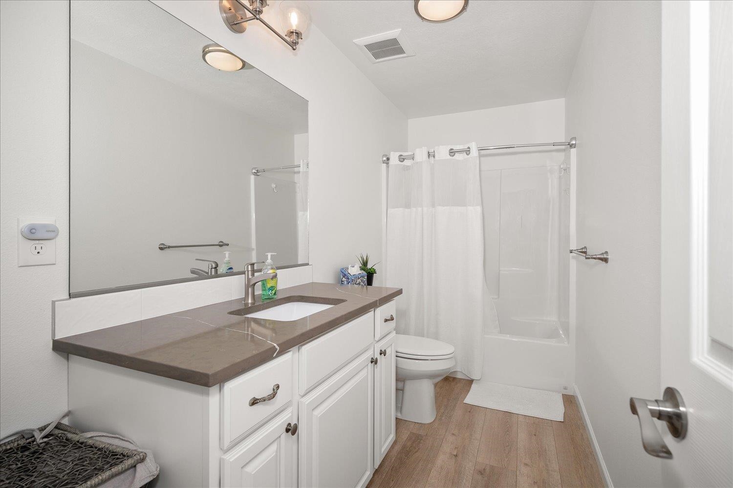 4411 N Center Rd - Photo 24
