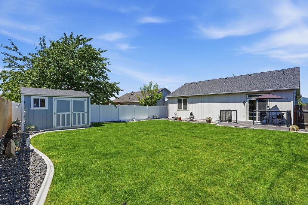 17632 E 4th Ave - Photo 27
