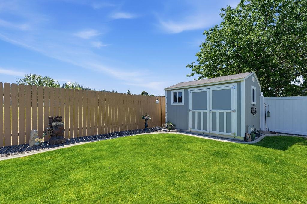 17632 E 4th Ave - Photo 28