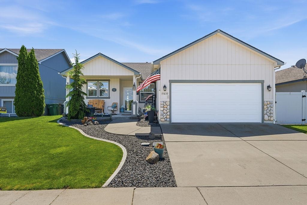17632 E 4th Ave - Photo 1