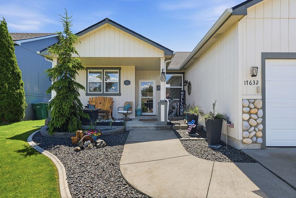 17632 E 4th Ave - Photo 3