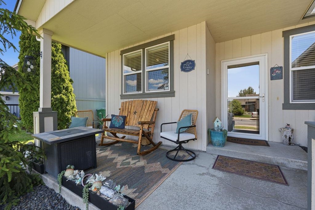 17632 E 4th Ave - Photo 4