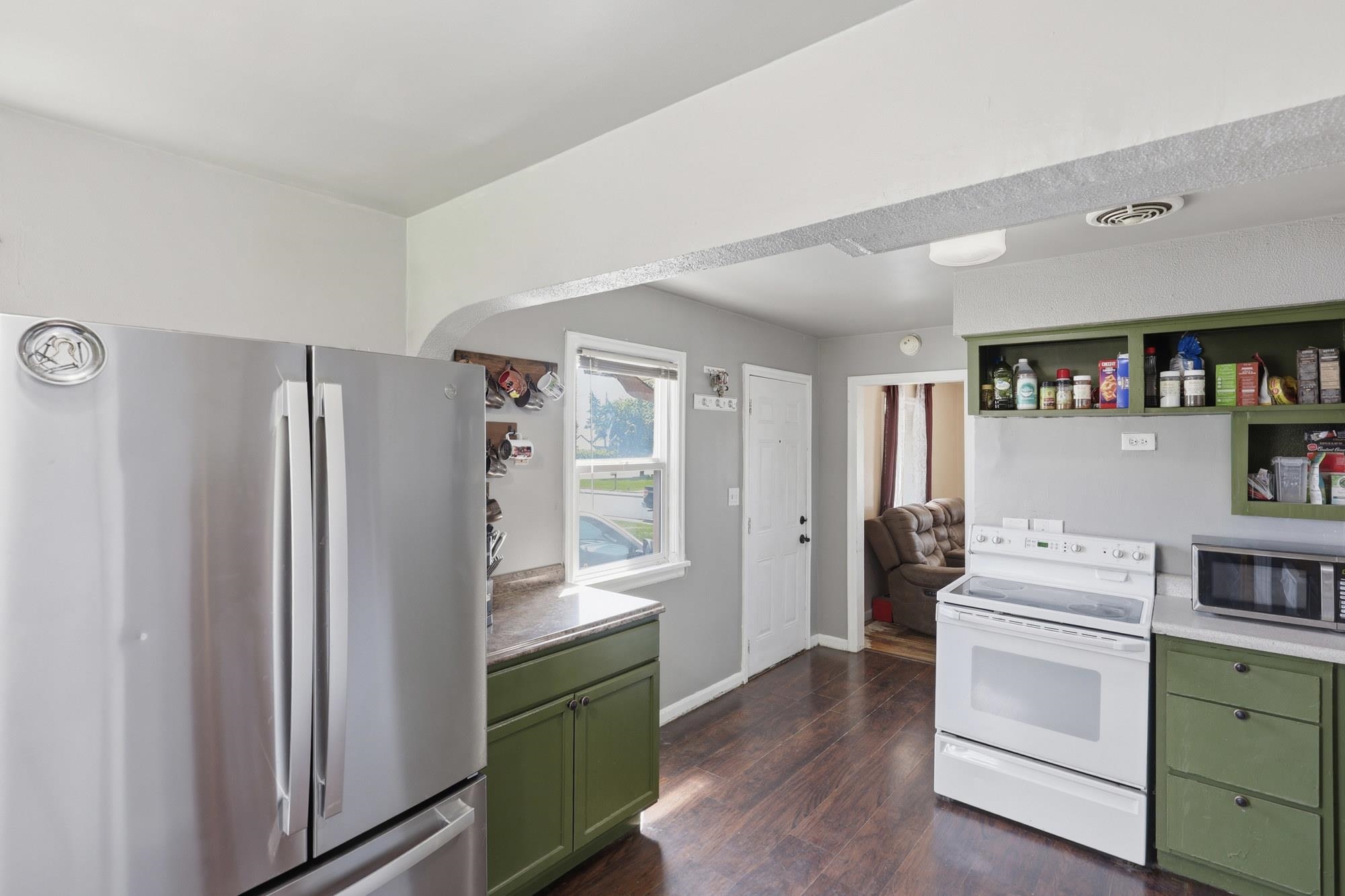 917 E Glass Ave - Photo 8