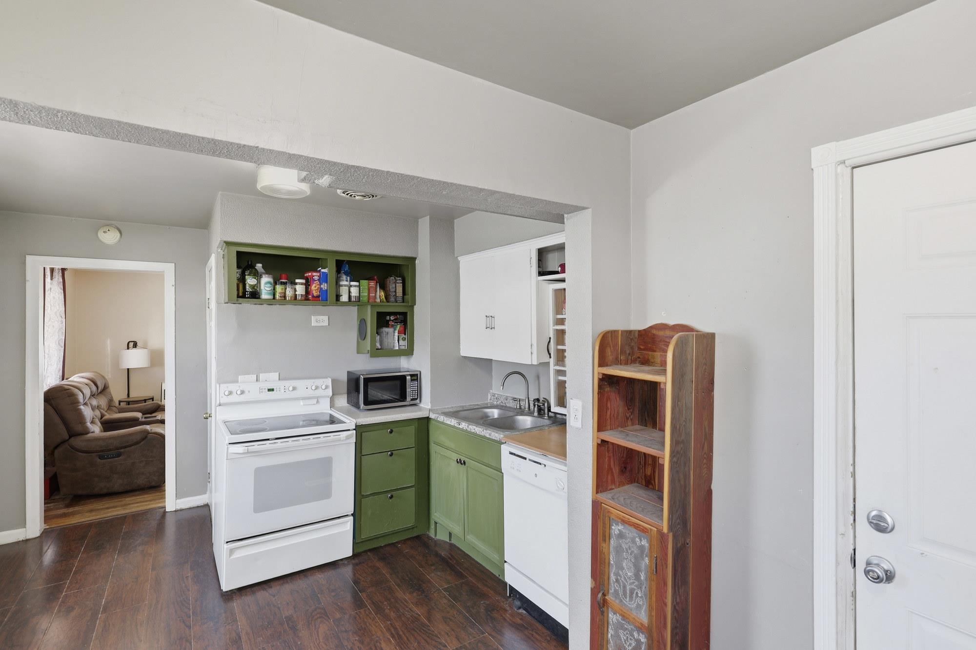 917 E Glass Ave - Photo 9