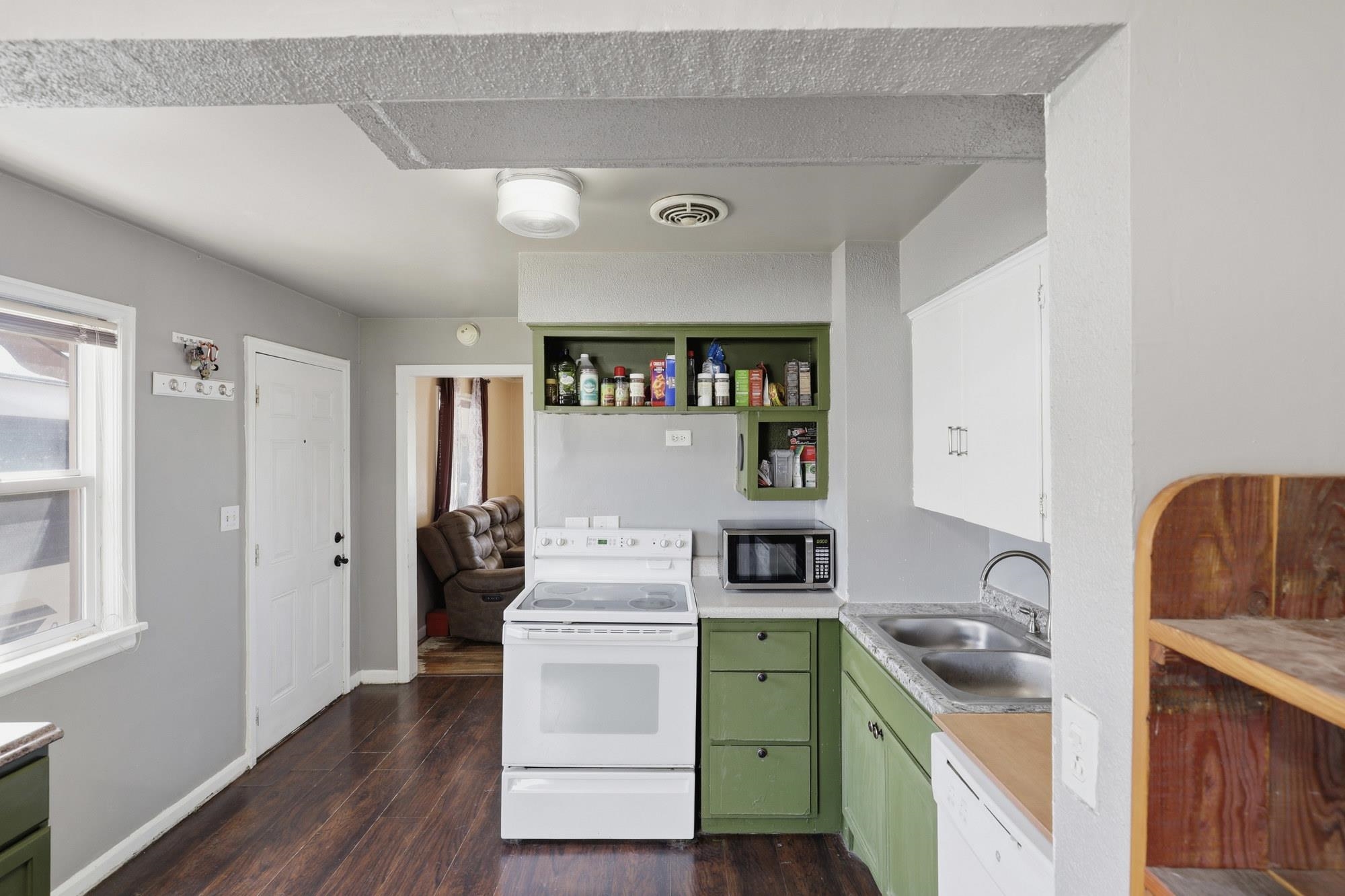 917 E Glass Ave - Photo 10