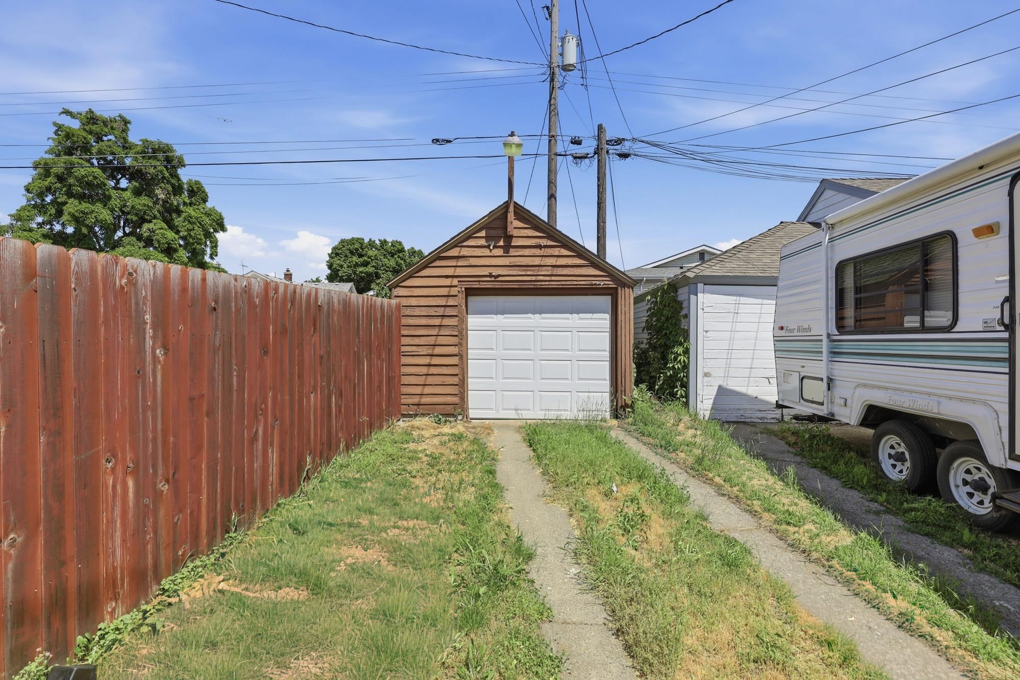 917 E Glass Ave - Photo 30