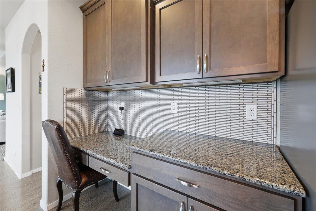 2718 W Heath Ave - Photo 18