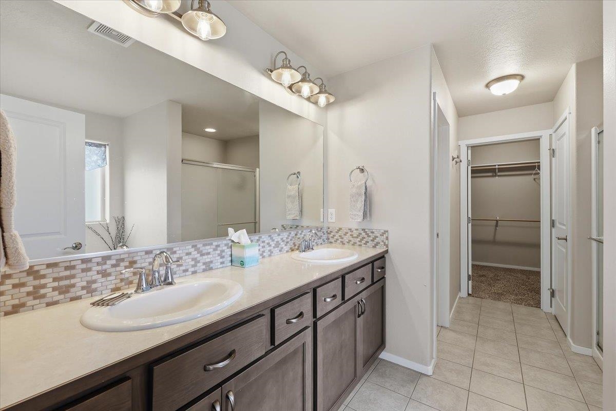 2718 W Heath Ave - Photo 24