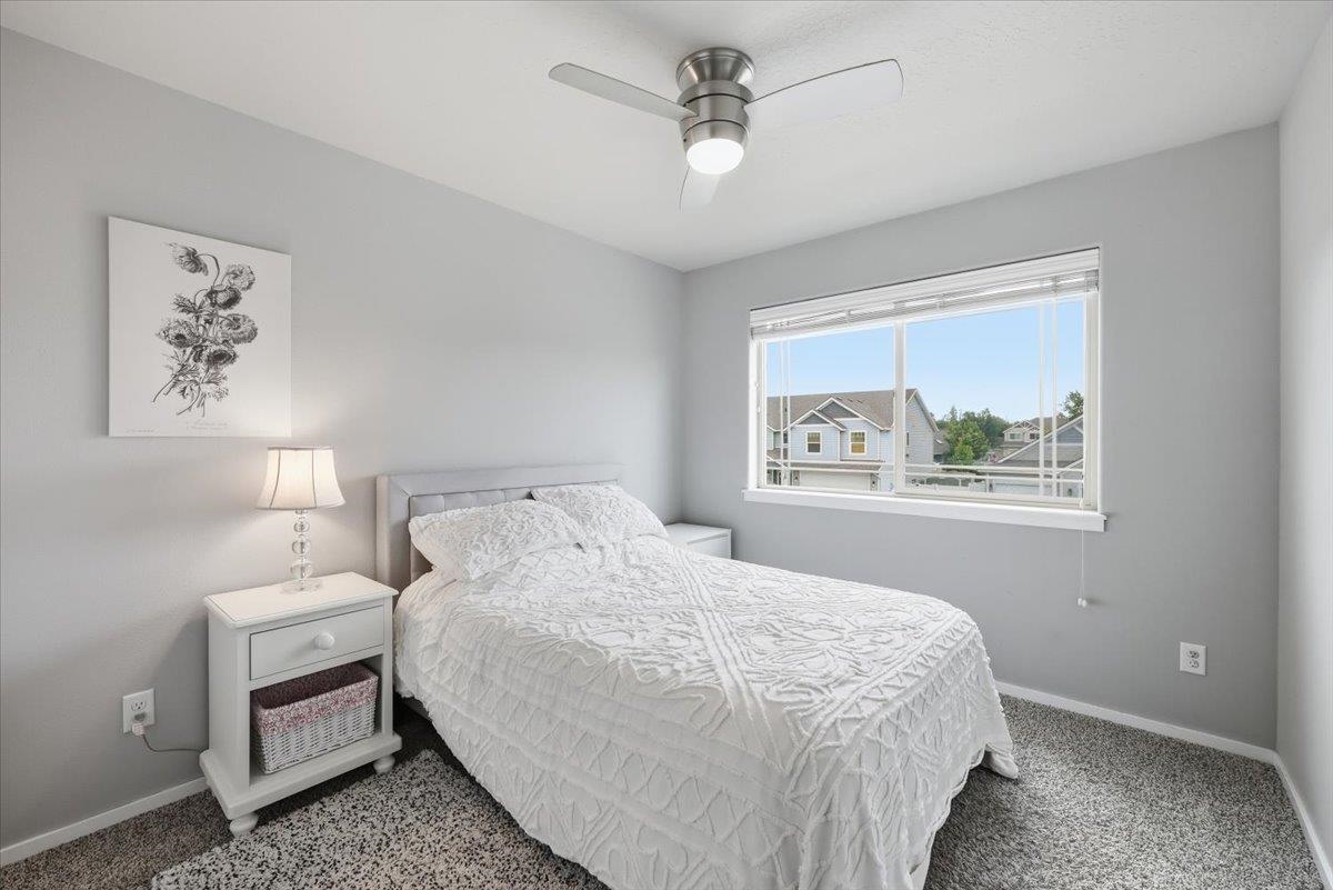 2718 W Heath Ave - Photo 28