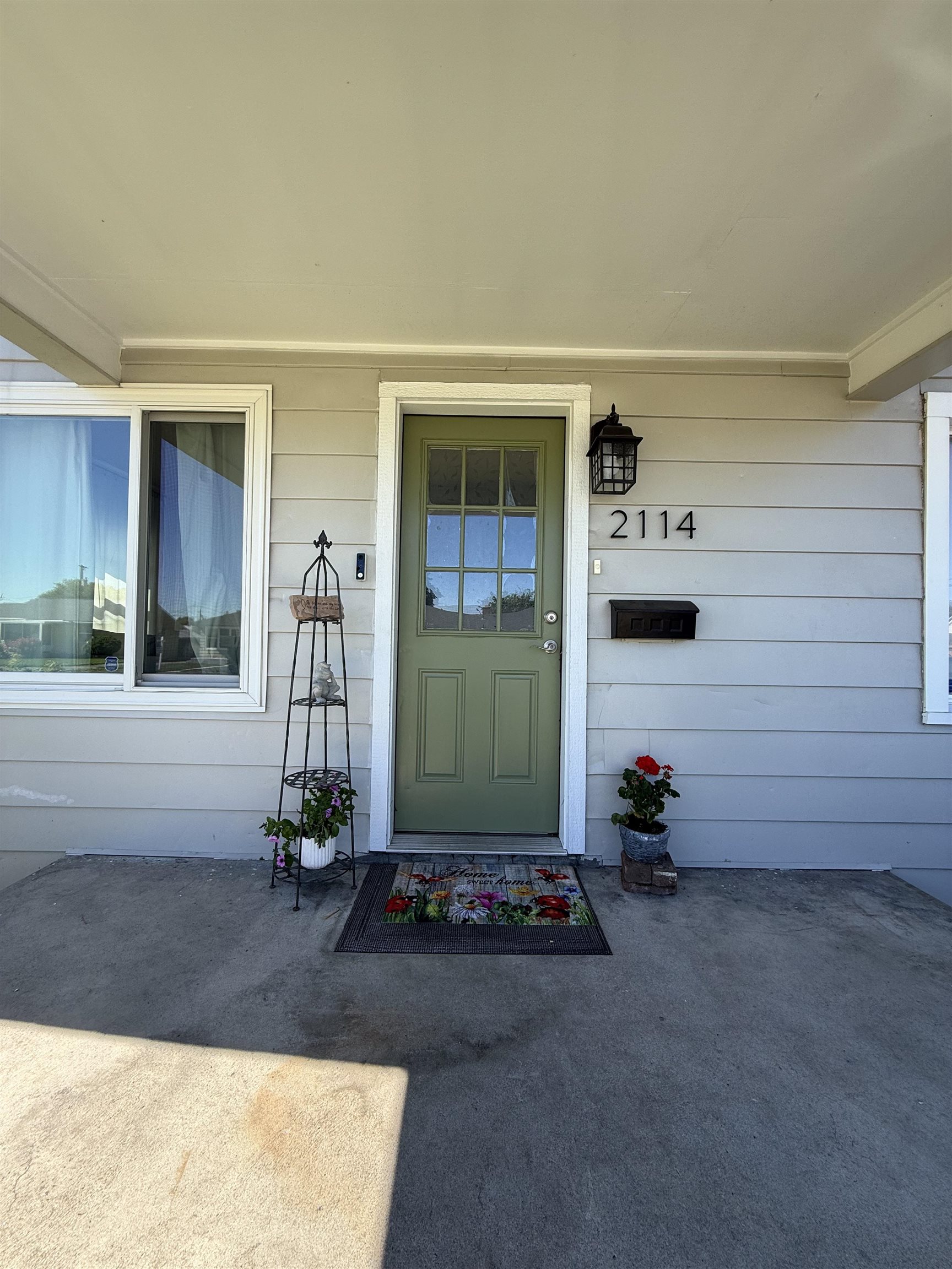 2114 E ROWAN Dr - Photo 2