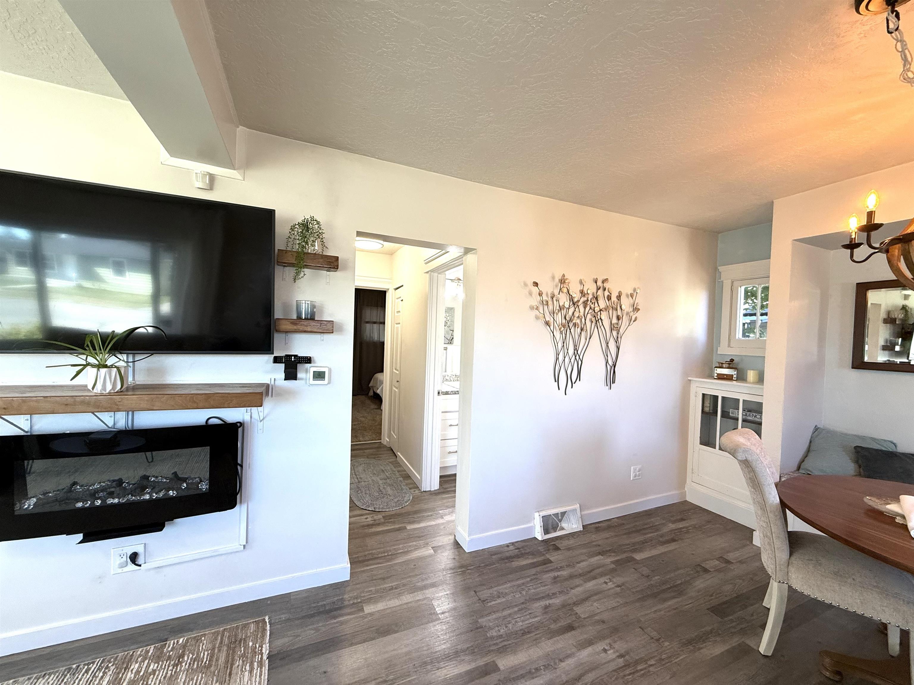 2114 E ROWAN Dr - Photo 8