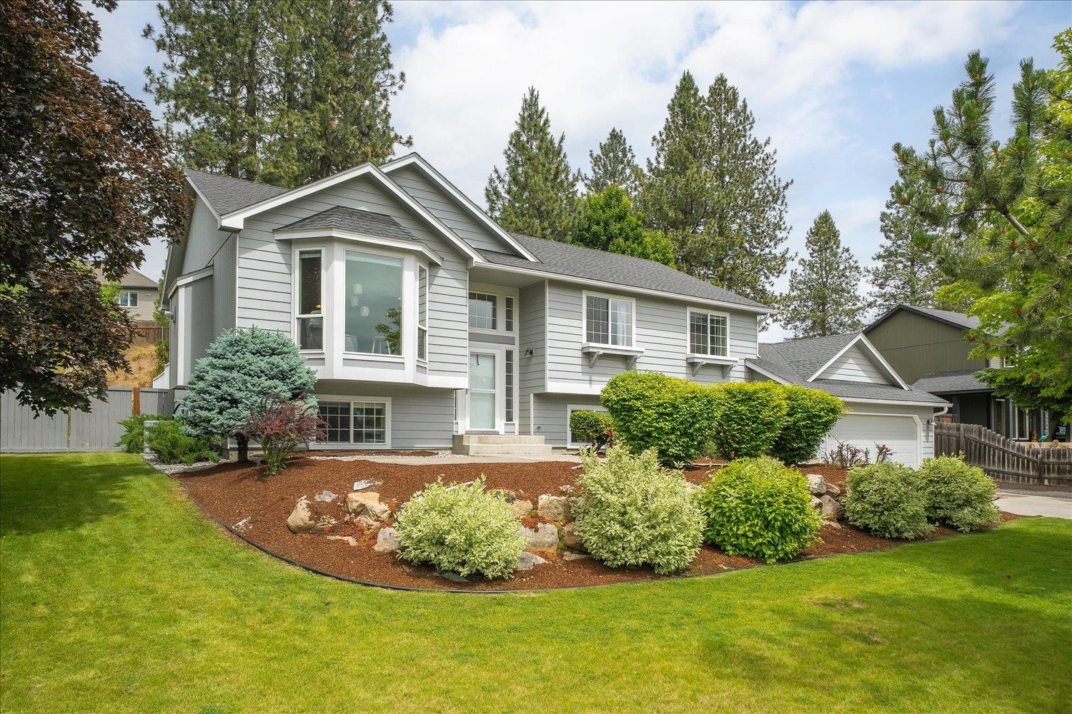 805 E TUDOR Ct - Photo 1