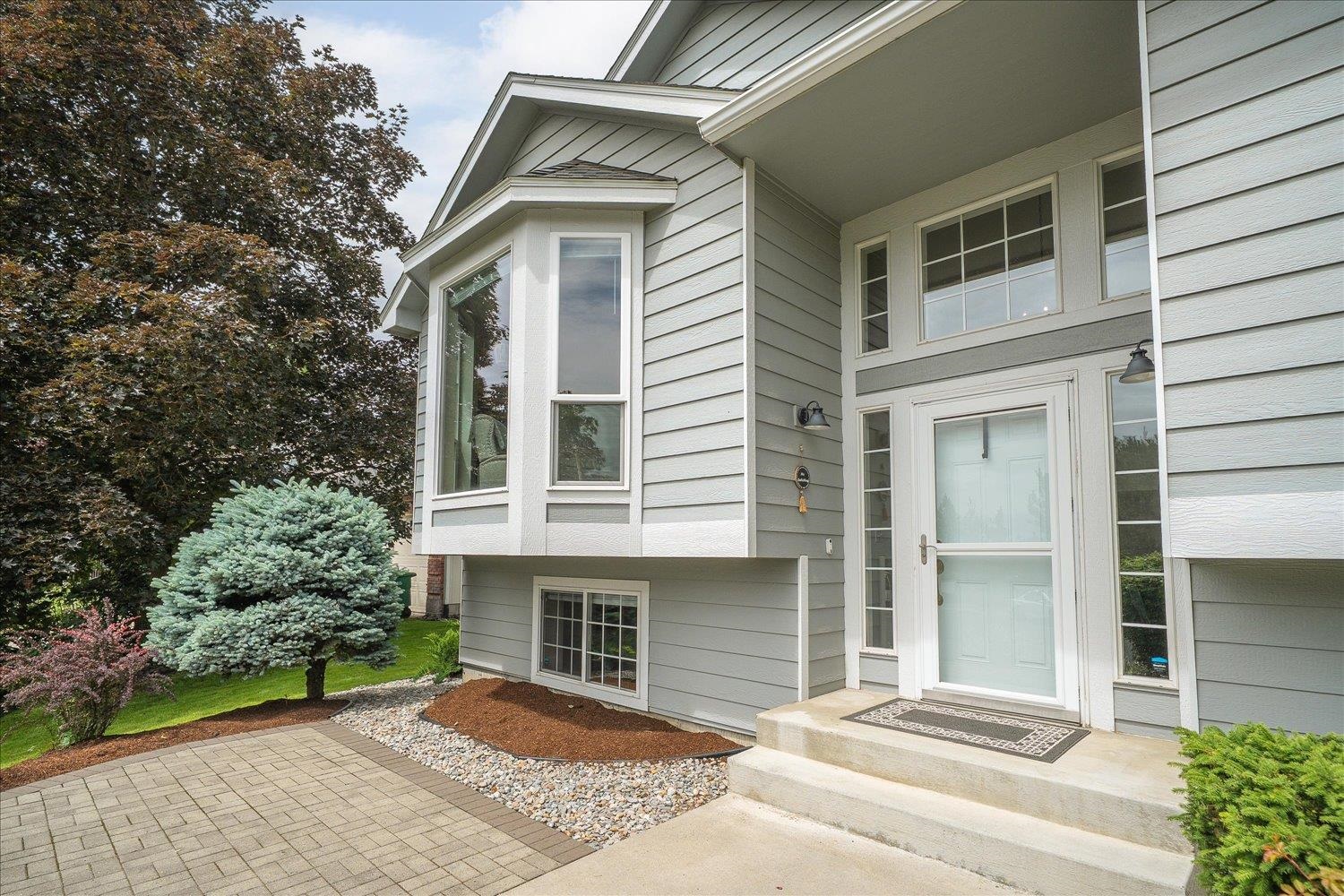 805 E TUDOR Ct - Photo 2